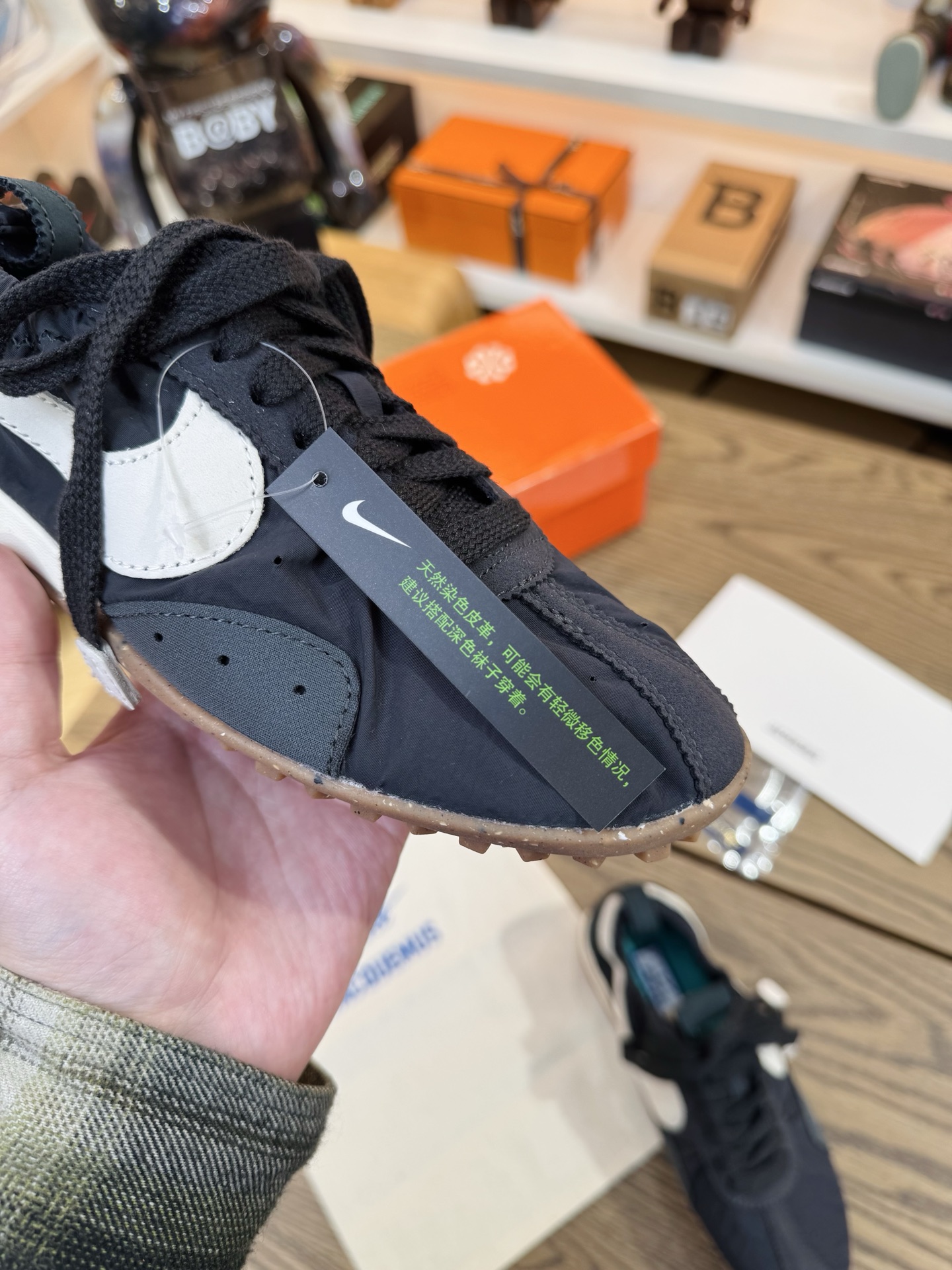 Jacquemus Moon 聯名 柔軟 鬆弛感拉滿了 HV8547-001