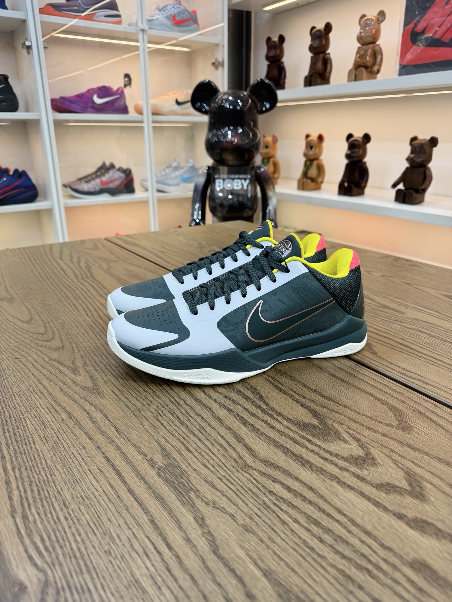 Kobe 5 Protro EYBL  Forest Green 灰綠 再次出貨 CD4991-300