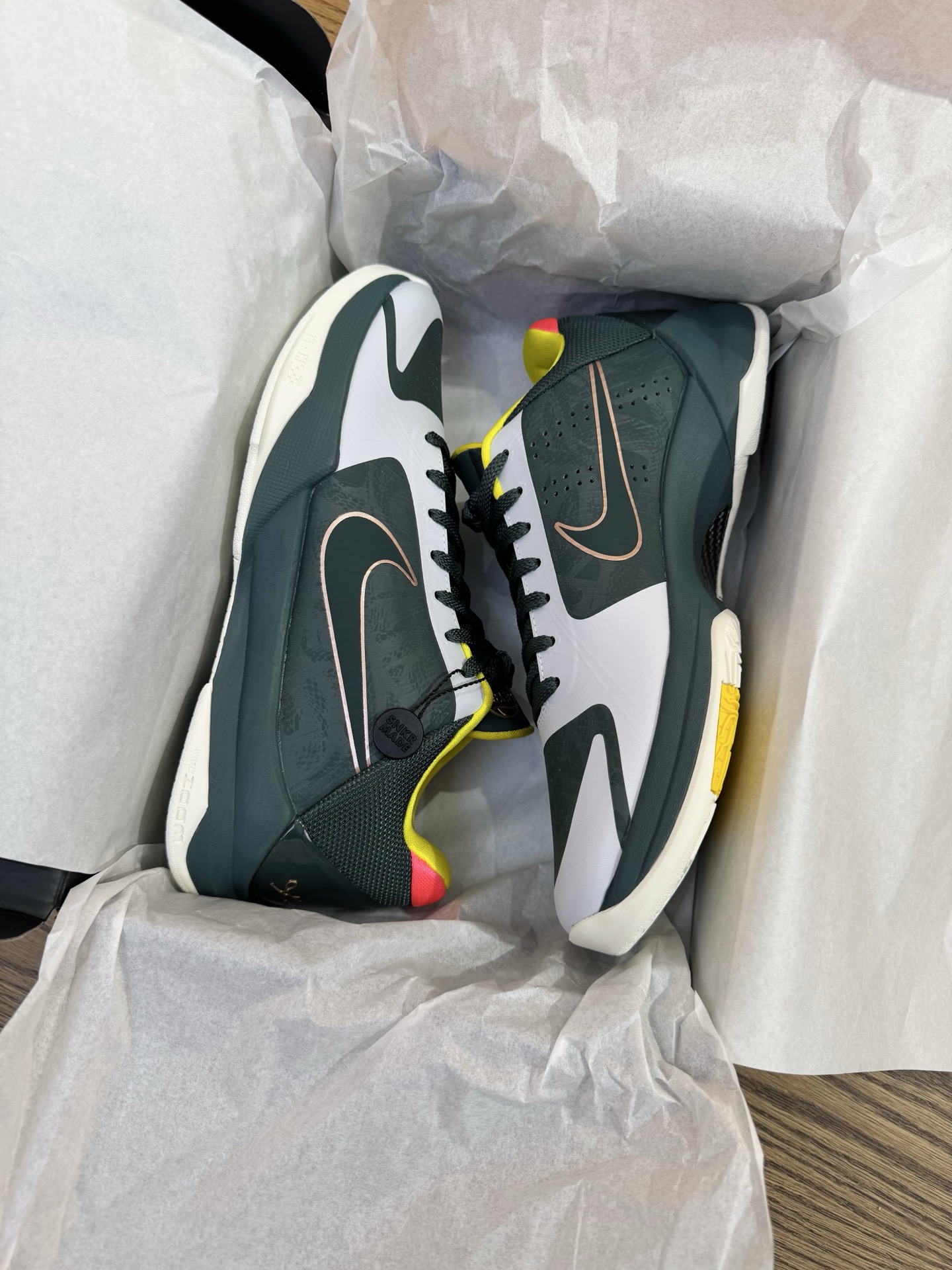 Kobe 5 Protro EYBL  Forest Green 灰綠 再次出貨 CD4991-300