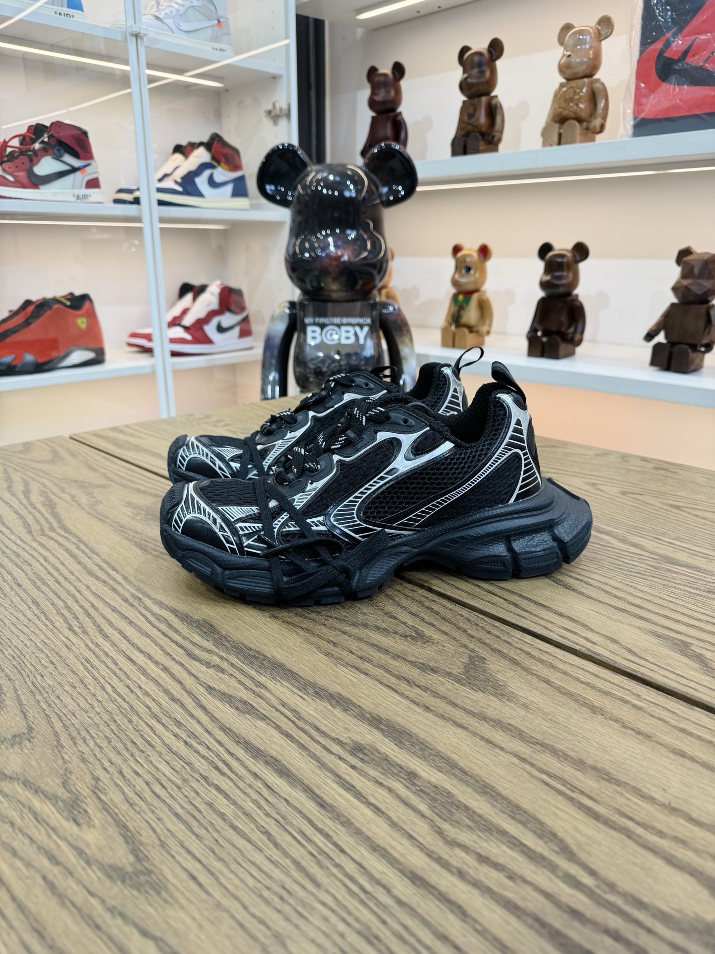 【💥清倉特價💥】 巴黎世家3XL 黑銀 尺碼：41 （偏大 42脚可穿）品相佳：G（無盒）