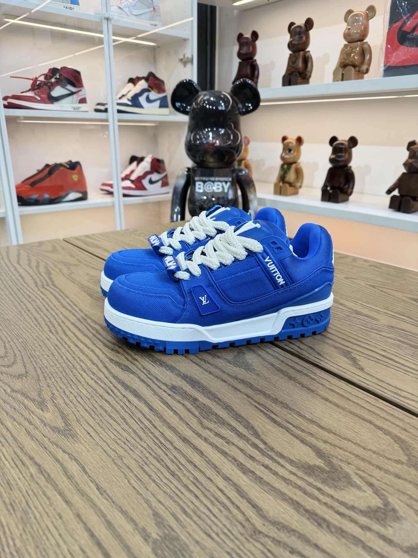 【💥清倉特價💥】 LV胖丁 藍色布面 尺碼：41/UK7 （偏大 42-42.5脚都可穿） 品相佳：G 