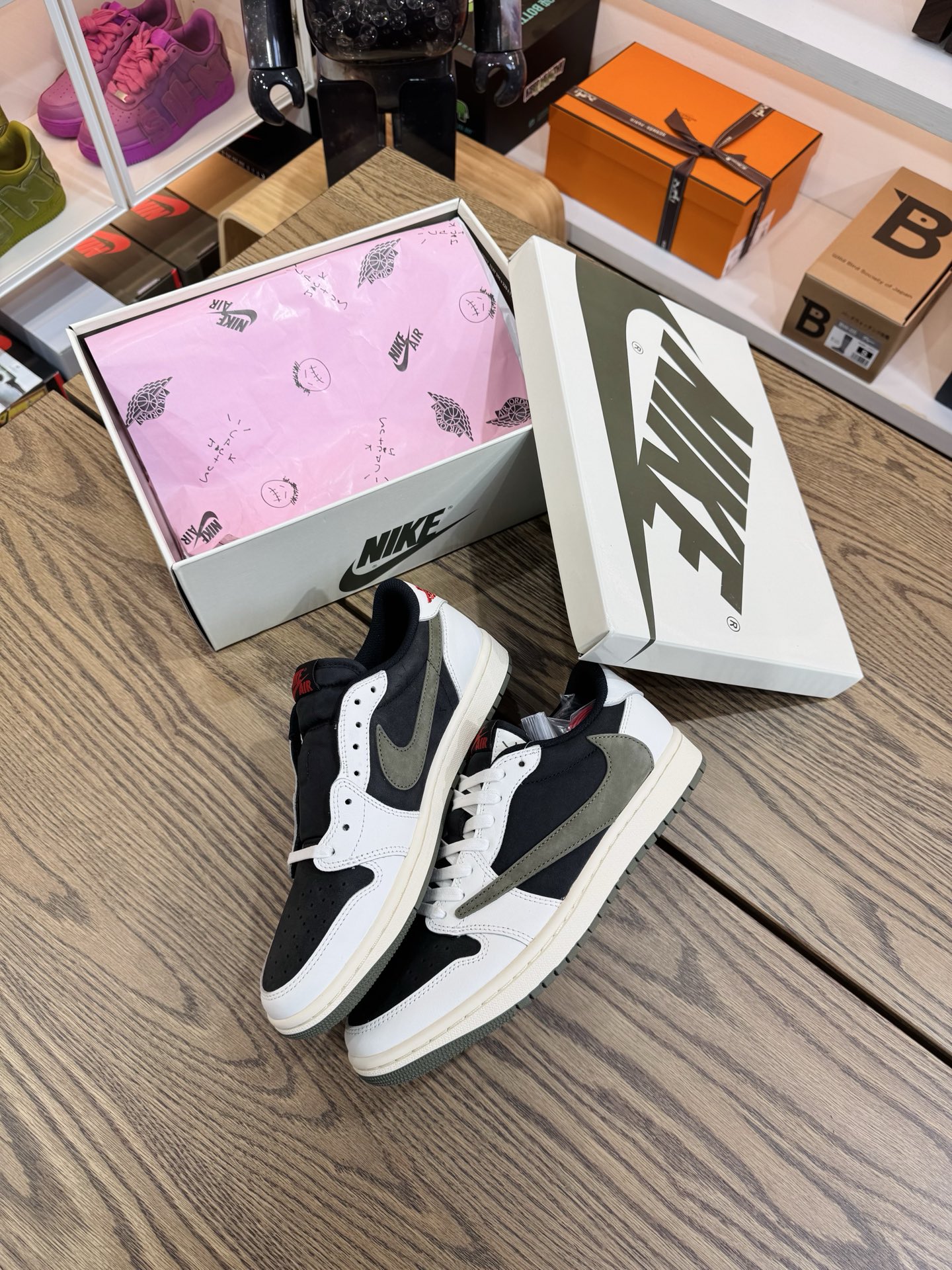 【💥清倉特價💥】倒鉤No.5代 橄欖綠 尺碼：40.5-US9W-26 品相佳：G
