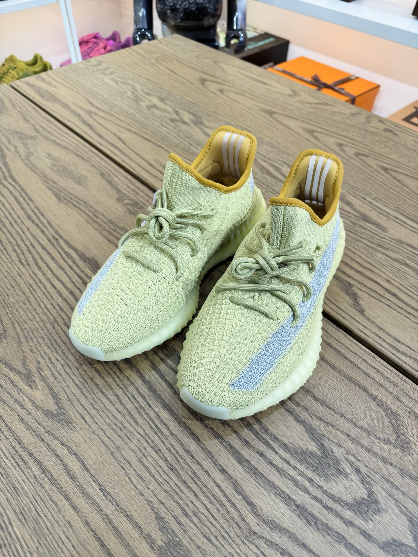 【💥清倉特價💥】 Yeezy350v2 FX9034 尺碼 41-US8-25.5 品相佳：G（鞋盒開膠） 
