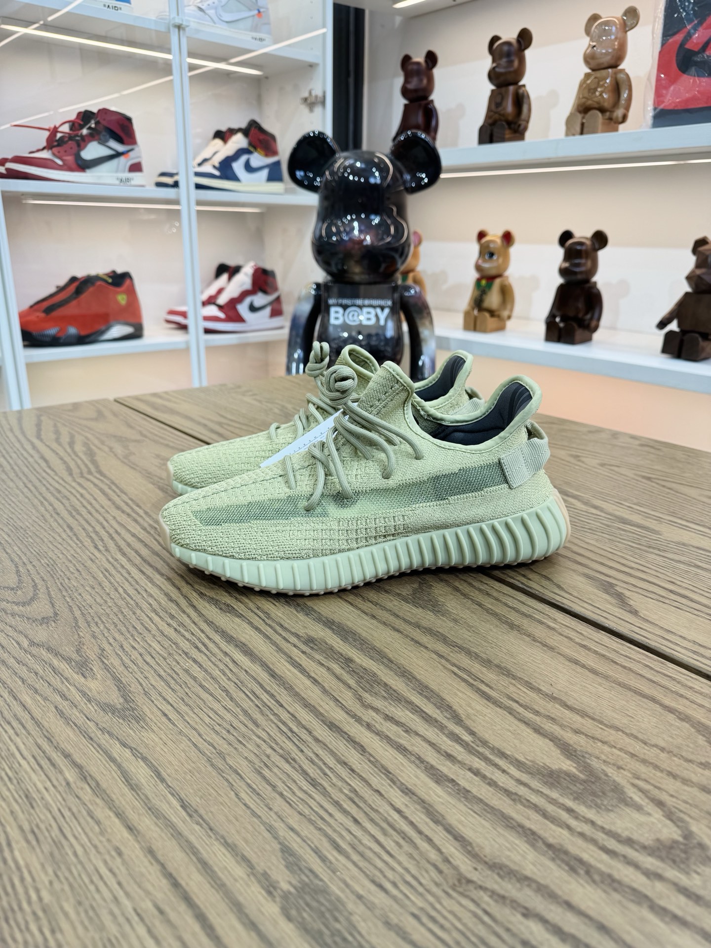 [💥清倉特價💥] Yeezy350v2 FY5346尺碼：42-US8.5-26 品相佳：G（鞋盒開膠） 