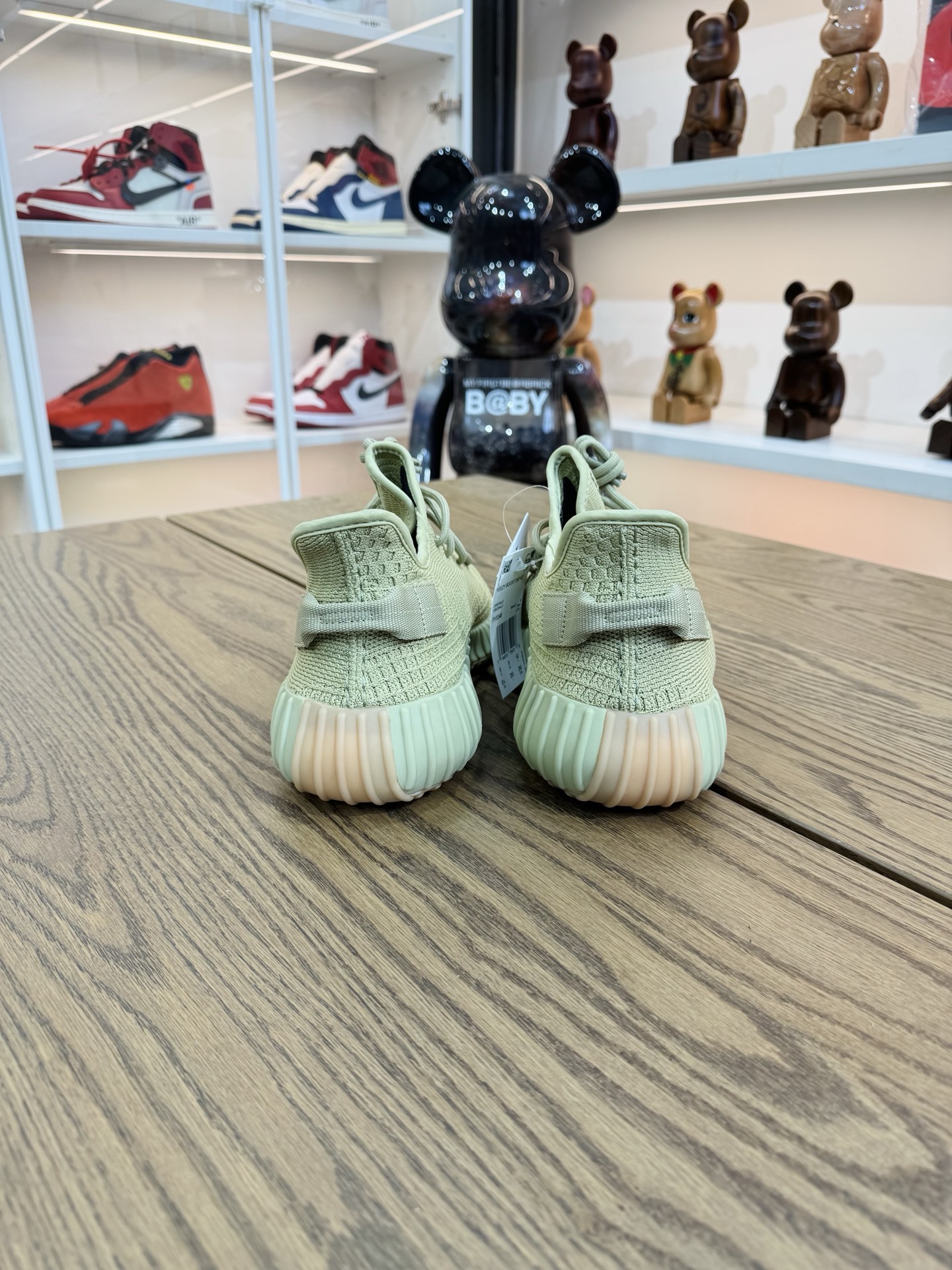[💥清倉特價💥] Yeezy350v2 FY5346尺碼：42-US8.5-26 品相佳：G（鞋盒開膠） 