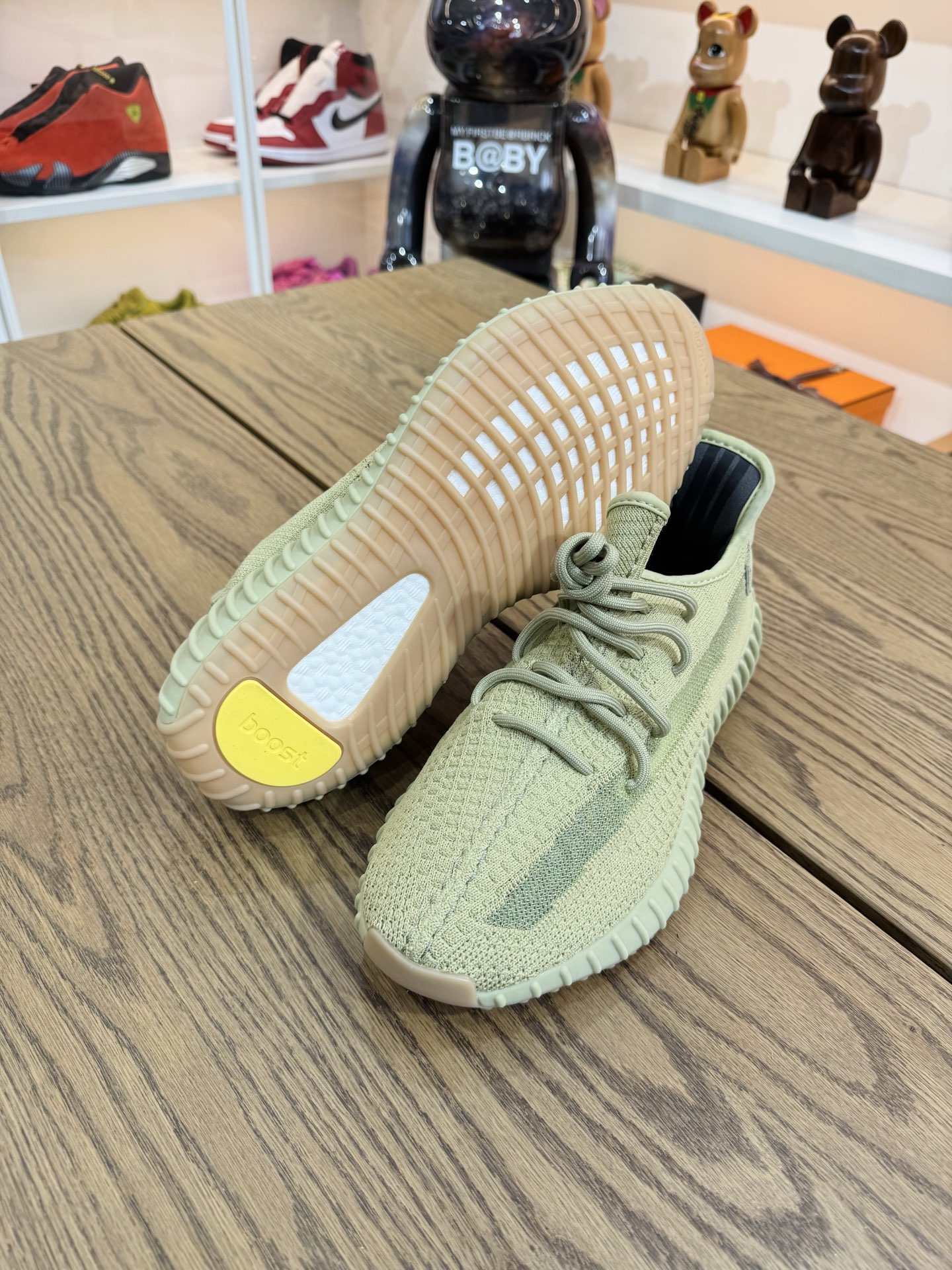 [💥清倉特價💥] Yeezy350v2 FY5346尺碼：42-US8.5-26 品相佳：G（鞋盒開膠） 