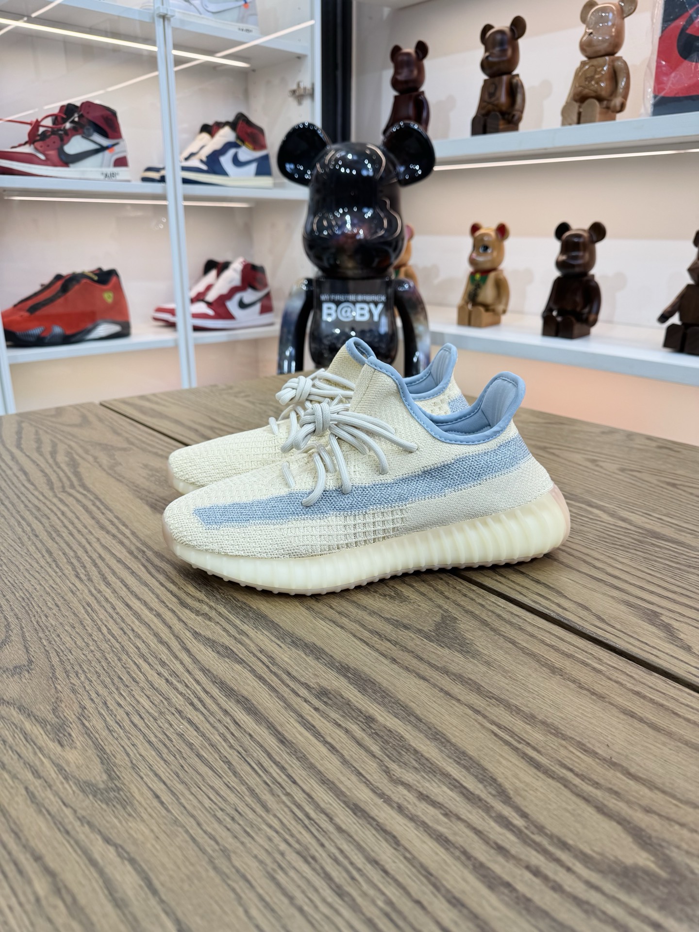  [💥清倉特價💥] Yeezy350v2 FY5158 尺碼：41-US8-25.5 品相佳：G（鞋底有氧化點、鞋盒開膠）
