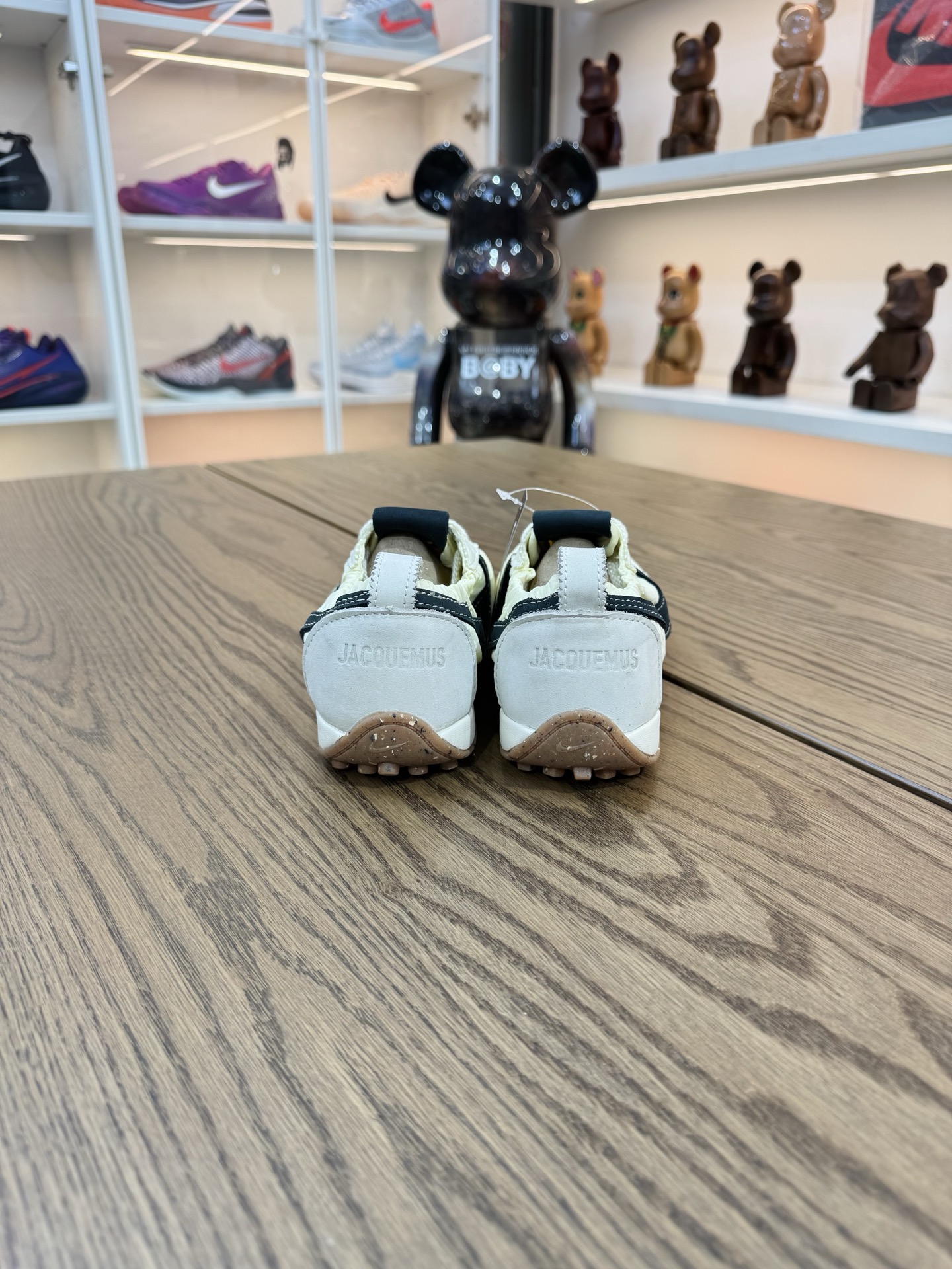 Jacquemus Moon 奶黃色 HV8547-700