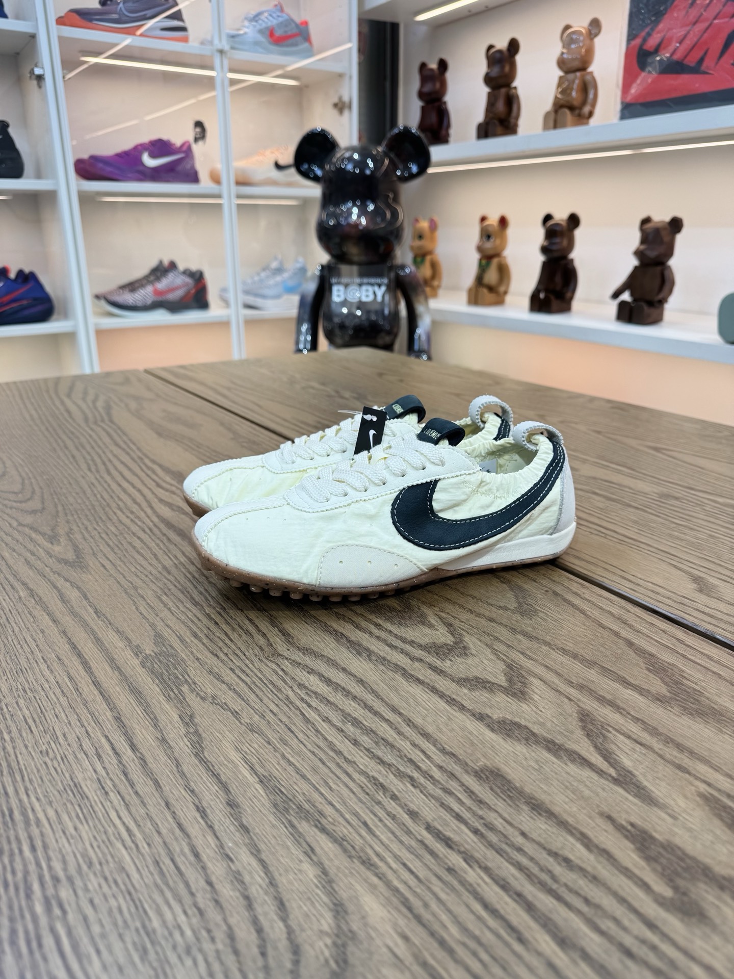 Jacquemus Moon 奶黃色 HV8547-700