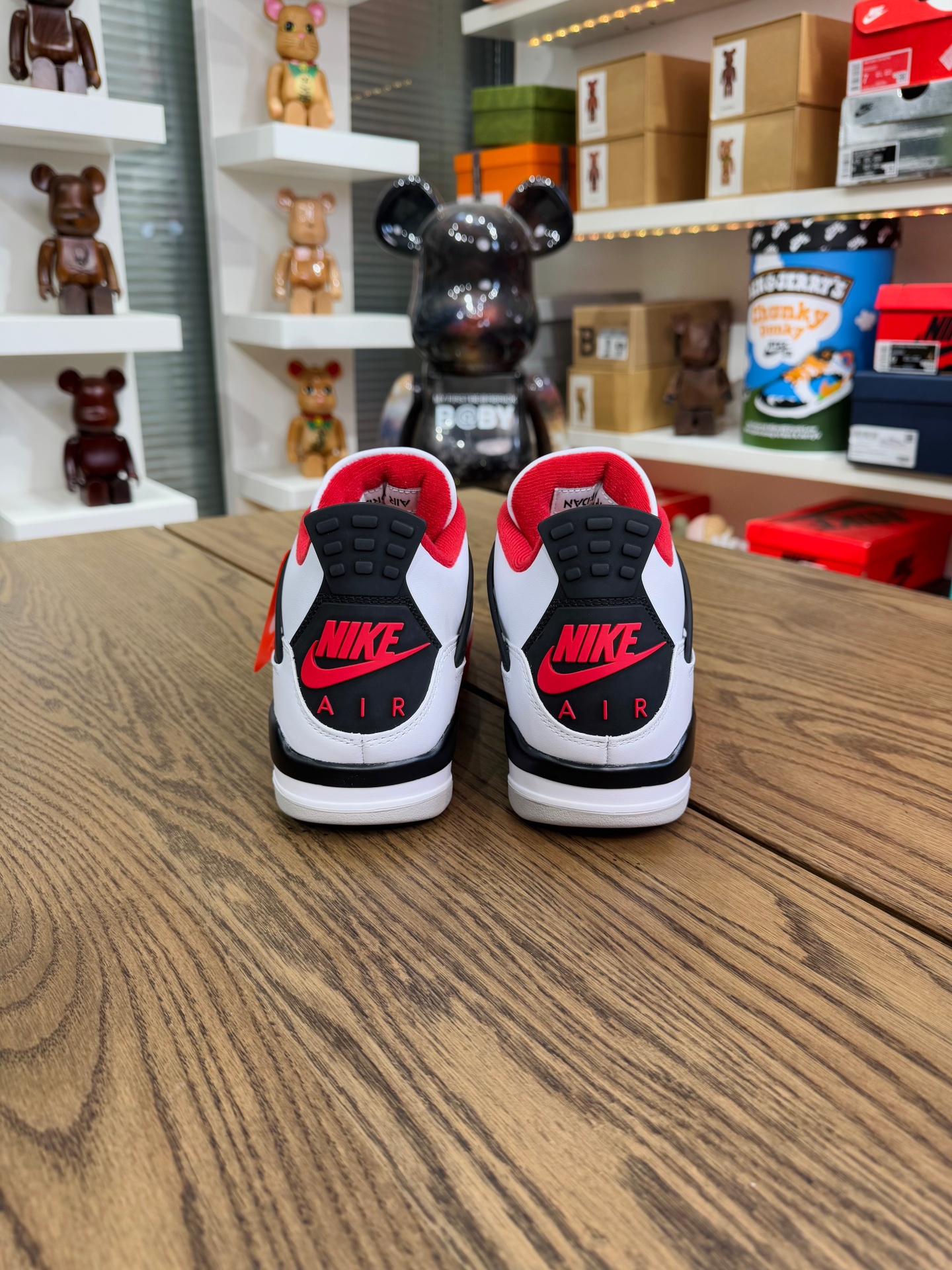 AJ4 火焰紅  Fire Red 遵照2020版 DC7770-160