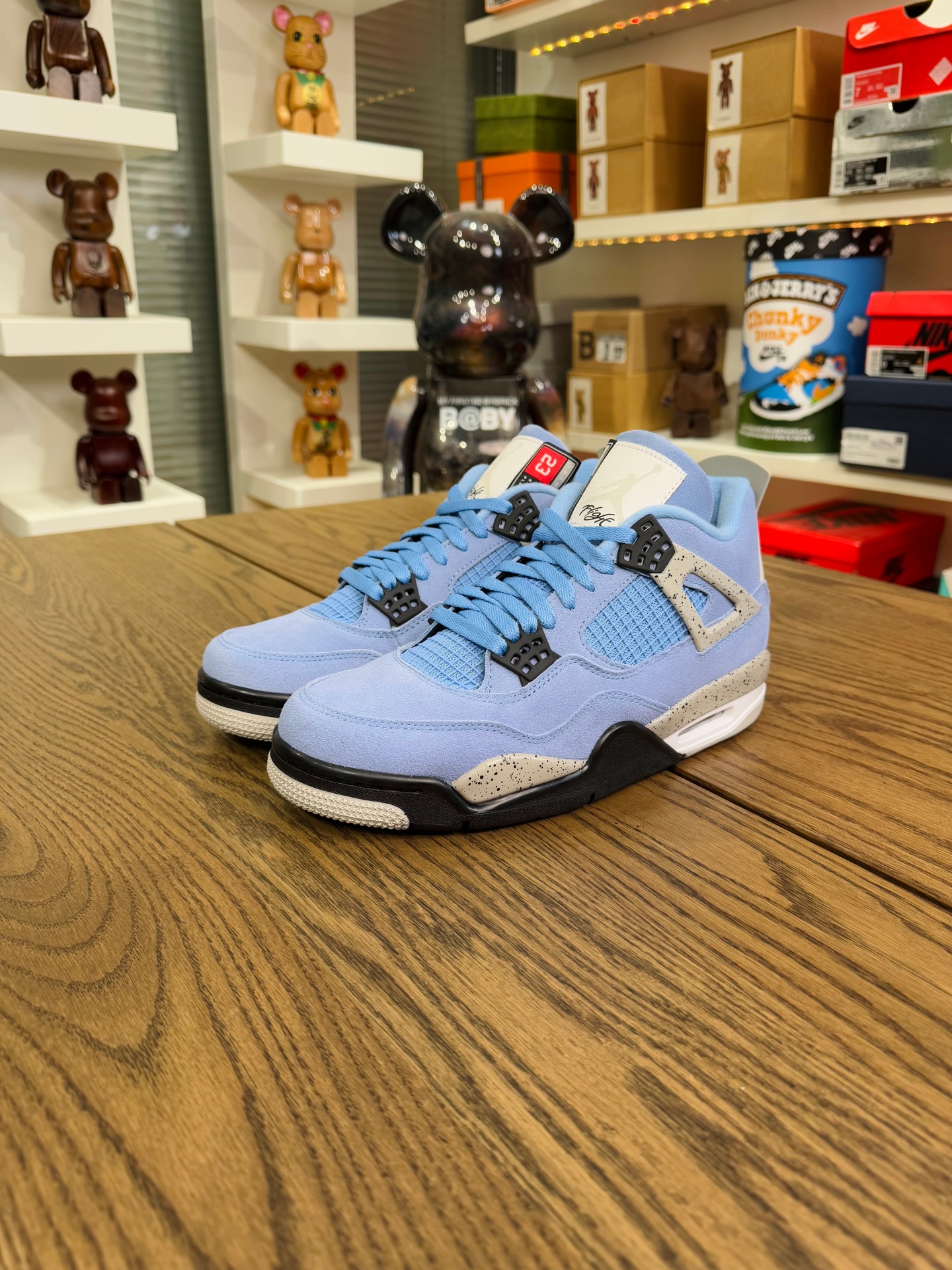 AJ4 University Blue 大學藍 CT8527-400