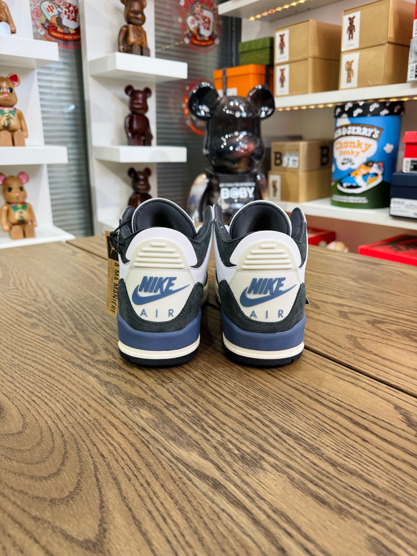 A Ma Maniére x AJ3 DIFFUSED BLUE 復古白藍 HV8571-100