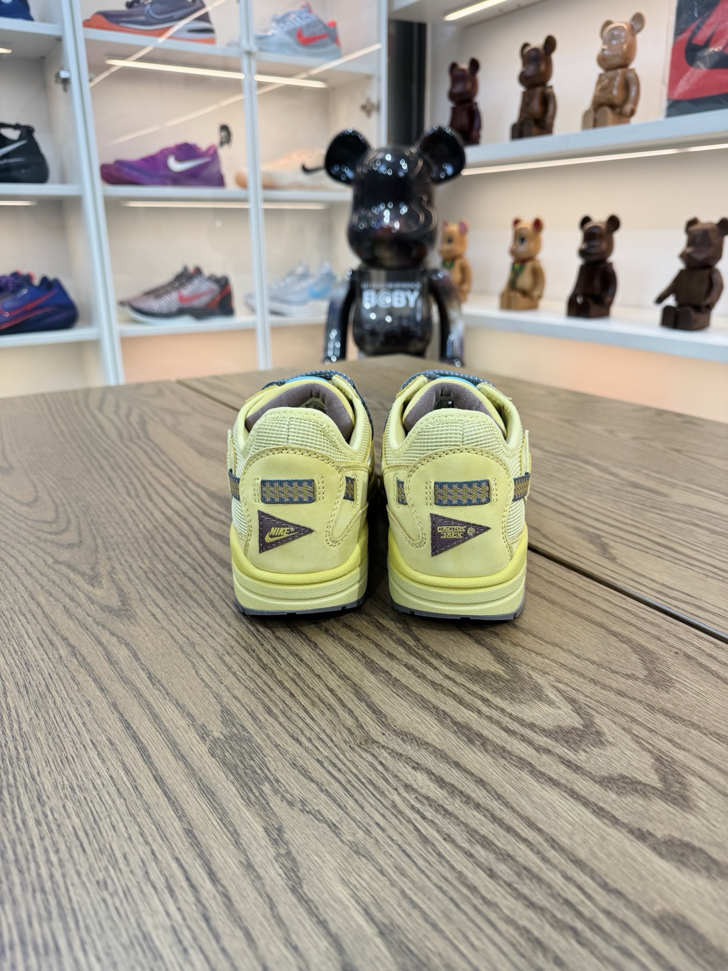 Travis Scott x Air Max 1 土星金色 "saturn gold" DO9392-700