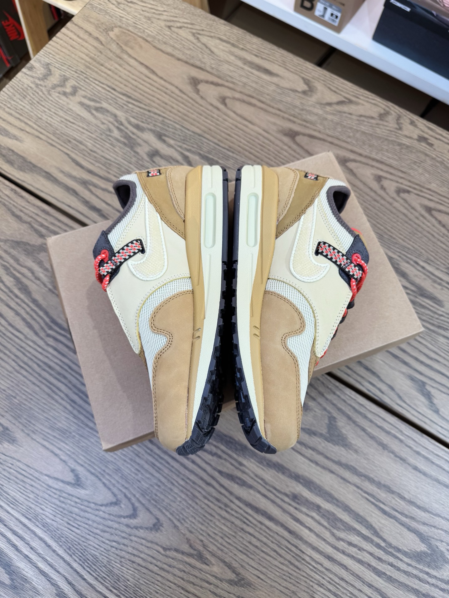 Travis Scott x Air Max 1 復古小麥色  "wheat" DO9392-701