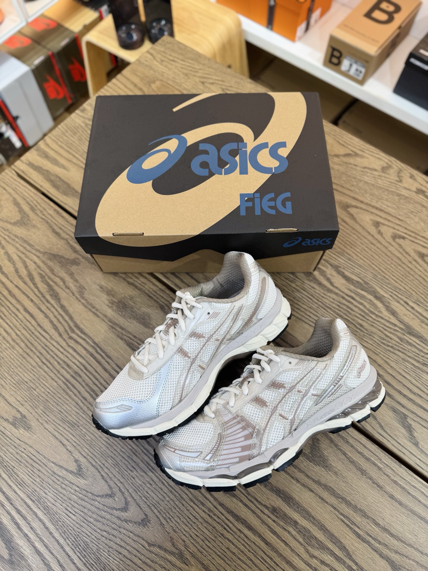 KITH x ASICS GEL Kayano 12.1 Loyalty Pack  米色 1203B144-100