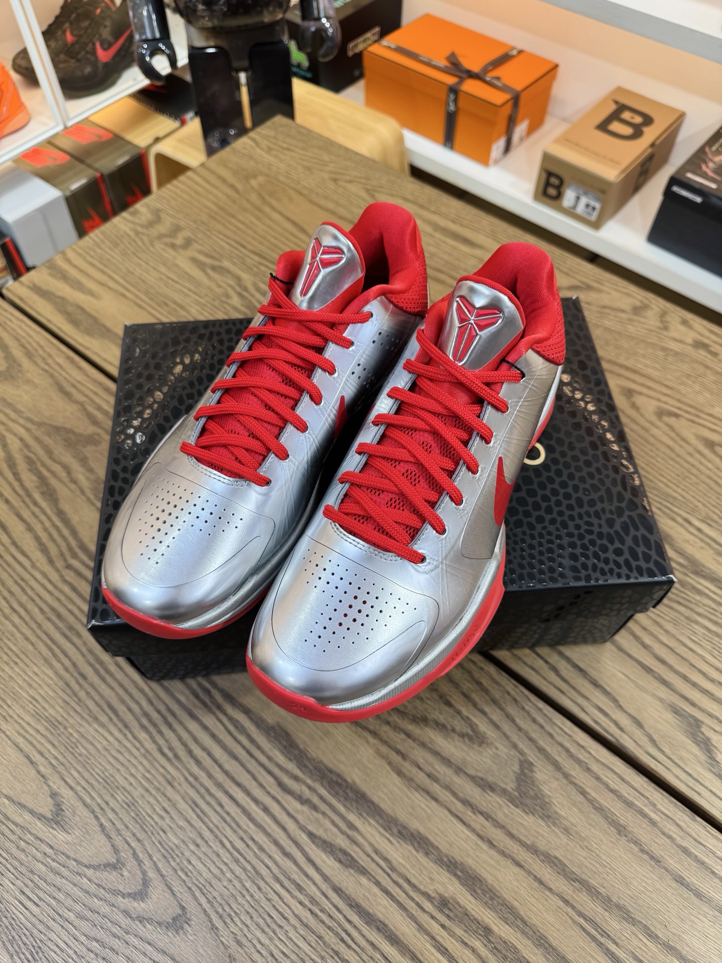 Kobe 5 Caitlin Clark 鏡面 金屬銀紅色 克拉克2.0 IV2712-001