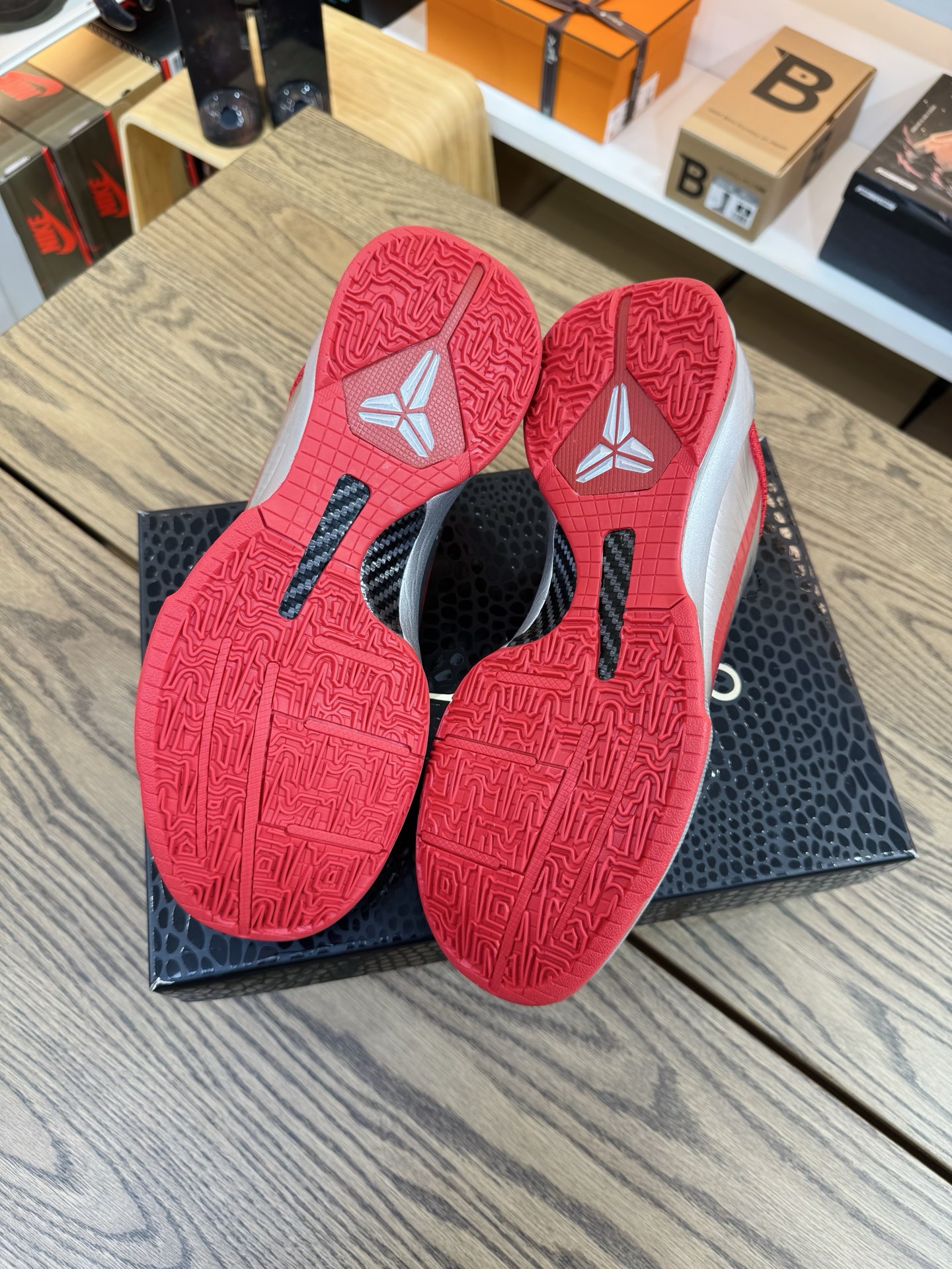 Kobe 5 Caitlin Clark 鏡面 金屬銀紅色 克拉克2.0 IV2712-001