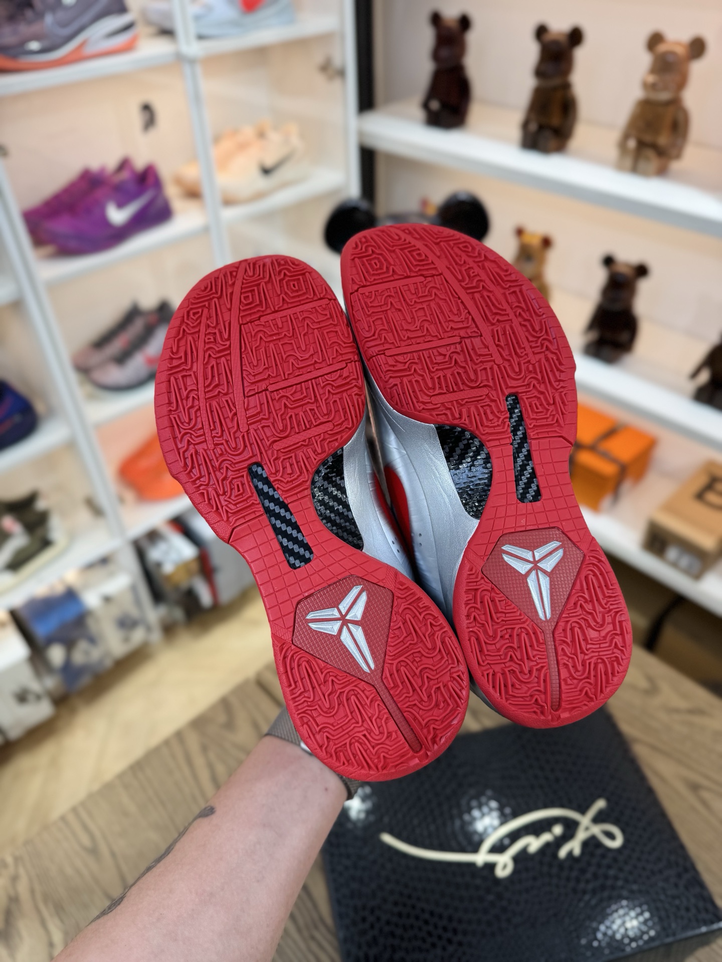 Kobe 5 Caitlin Clark 鏡面 金屬銀紅色 克拉克2.0 IV2712-001