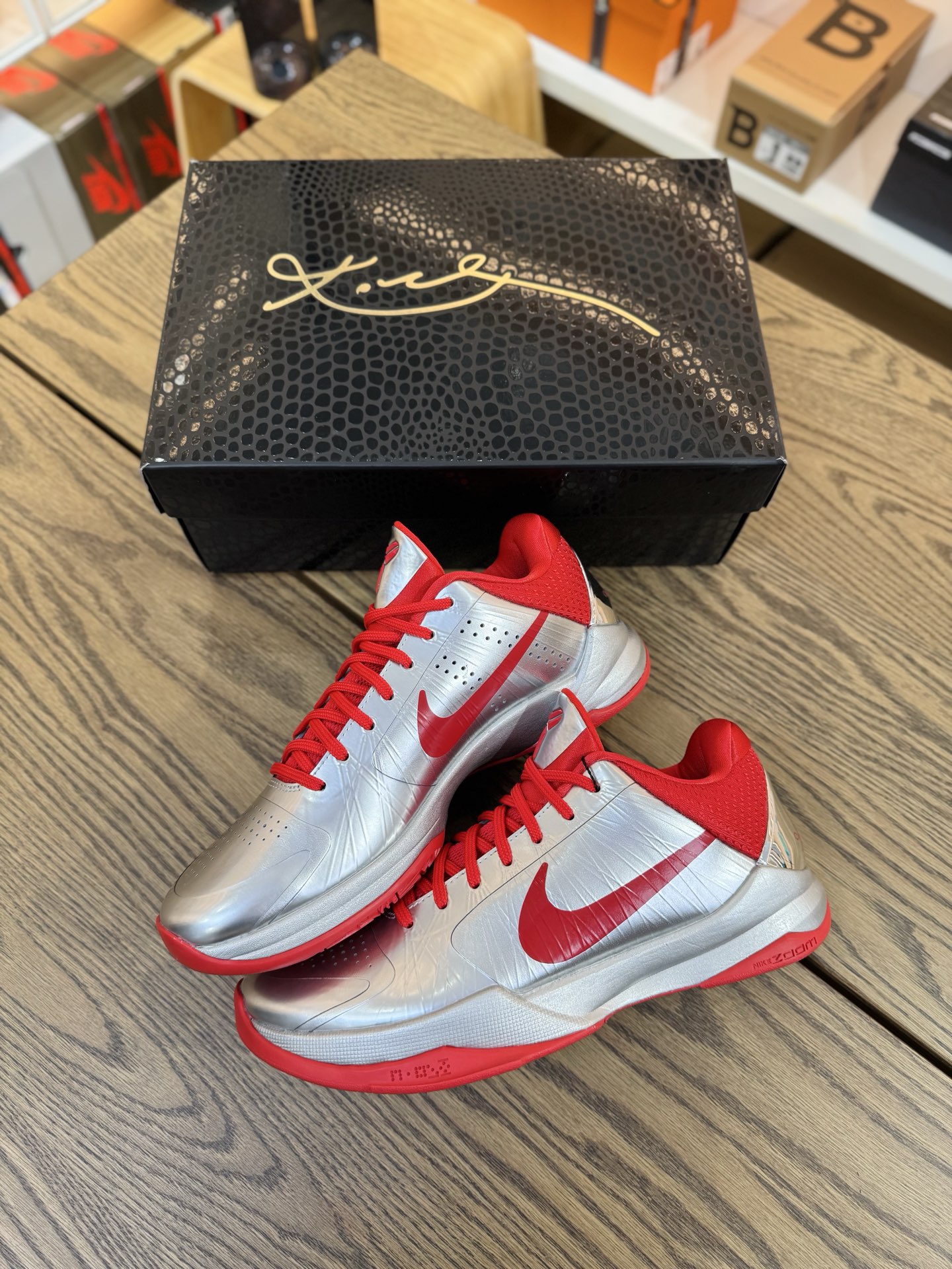 Kobe 5 Caitlin Clark 鏡面 金屬銀紅色 克拉克2.0 IV2712-001