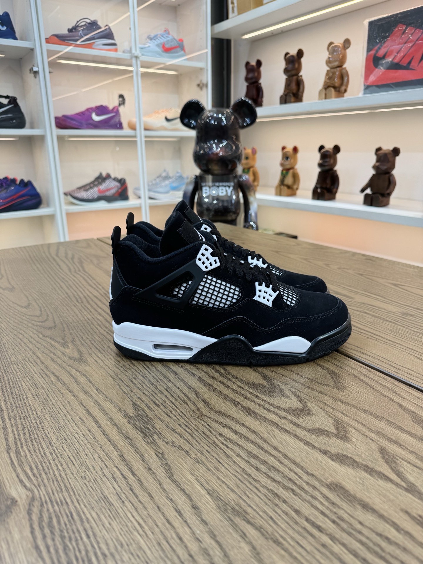 AJ4 黑白 White Thunder FQ8138-001