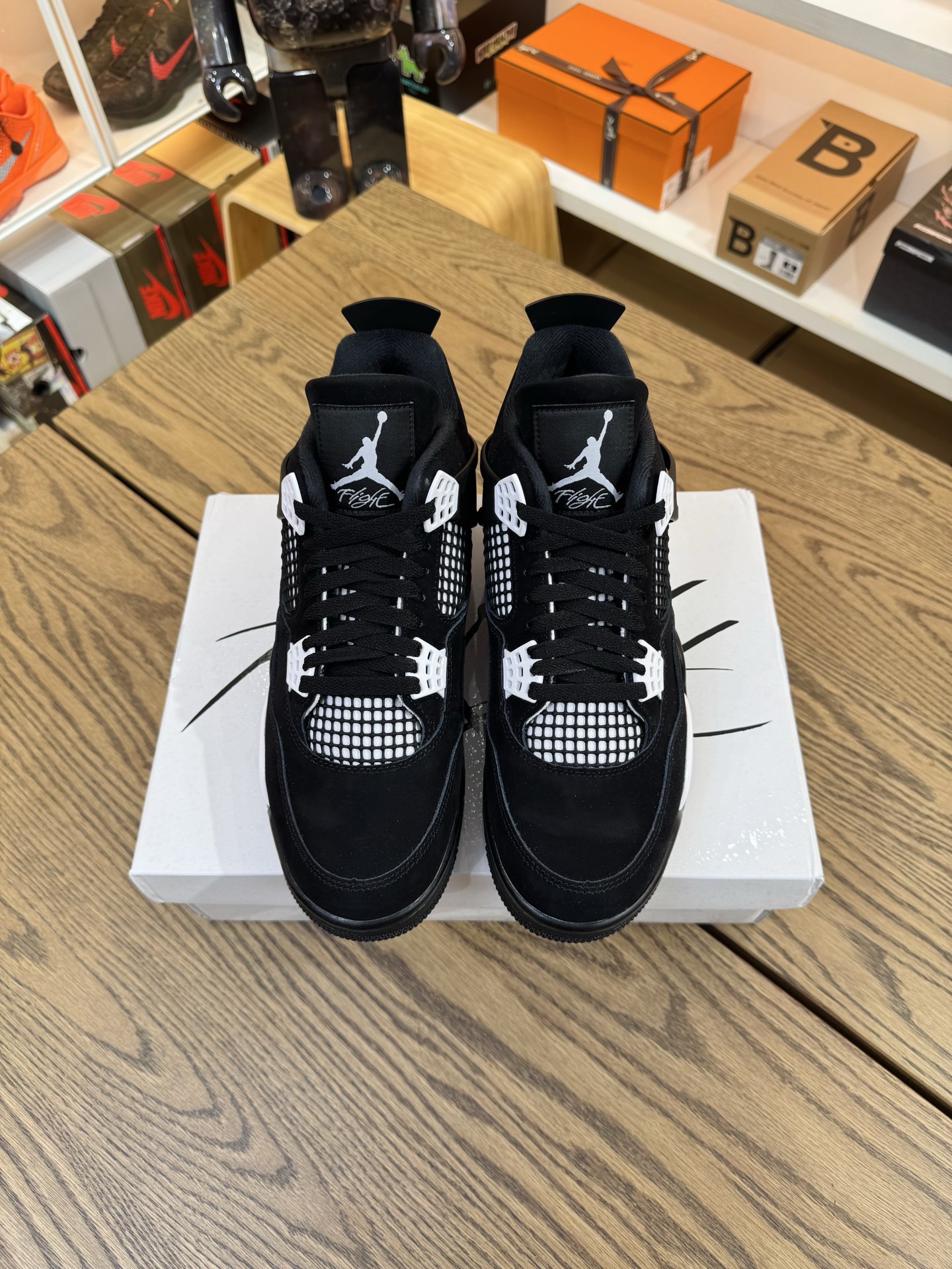AJ4 黑白 White Thunder FQ8138-001