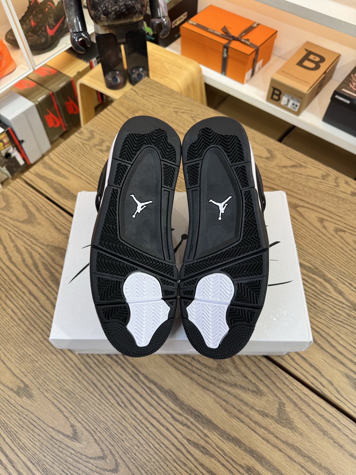 AJ4 黑白 White Thunder FQ8138-001