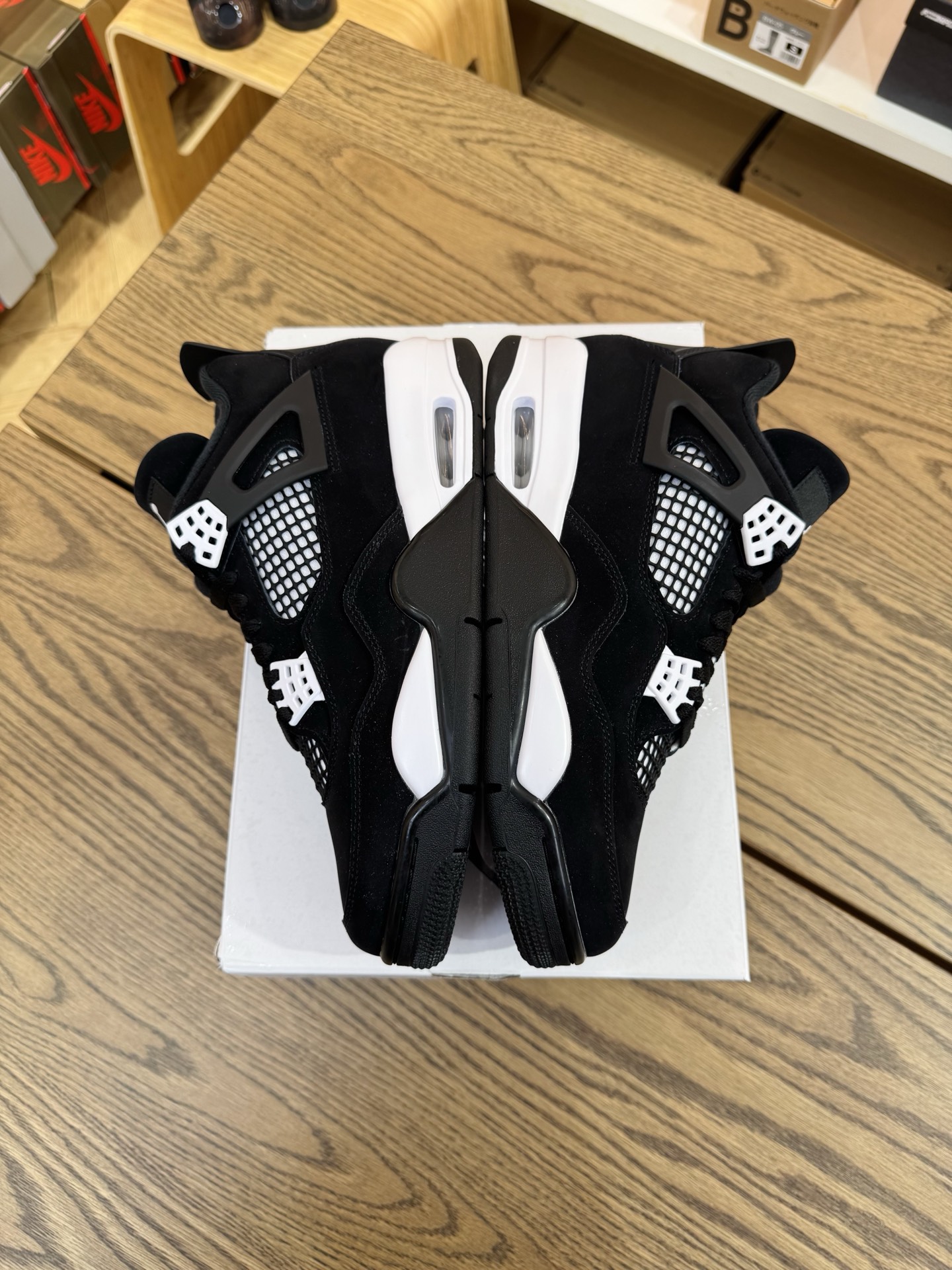 AJ4 黑白 White Thunder FQ8138-001