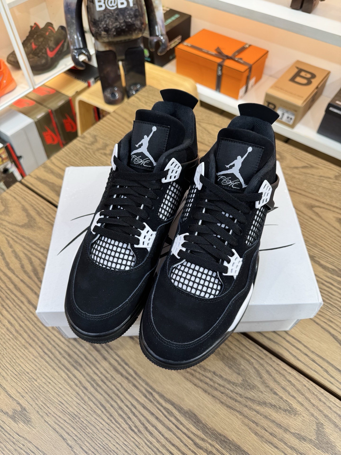 AJ4 黑白 White Thunder FQ8138-001