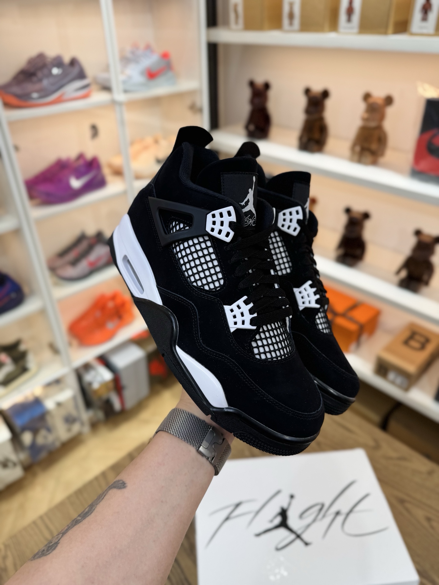 AJ4 黑白 White Thunder FQ8138-001