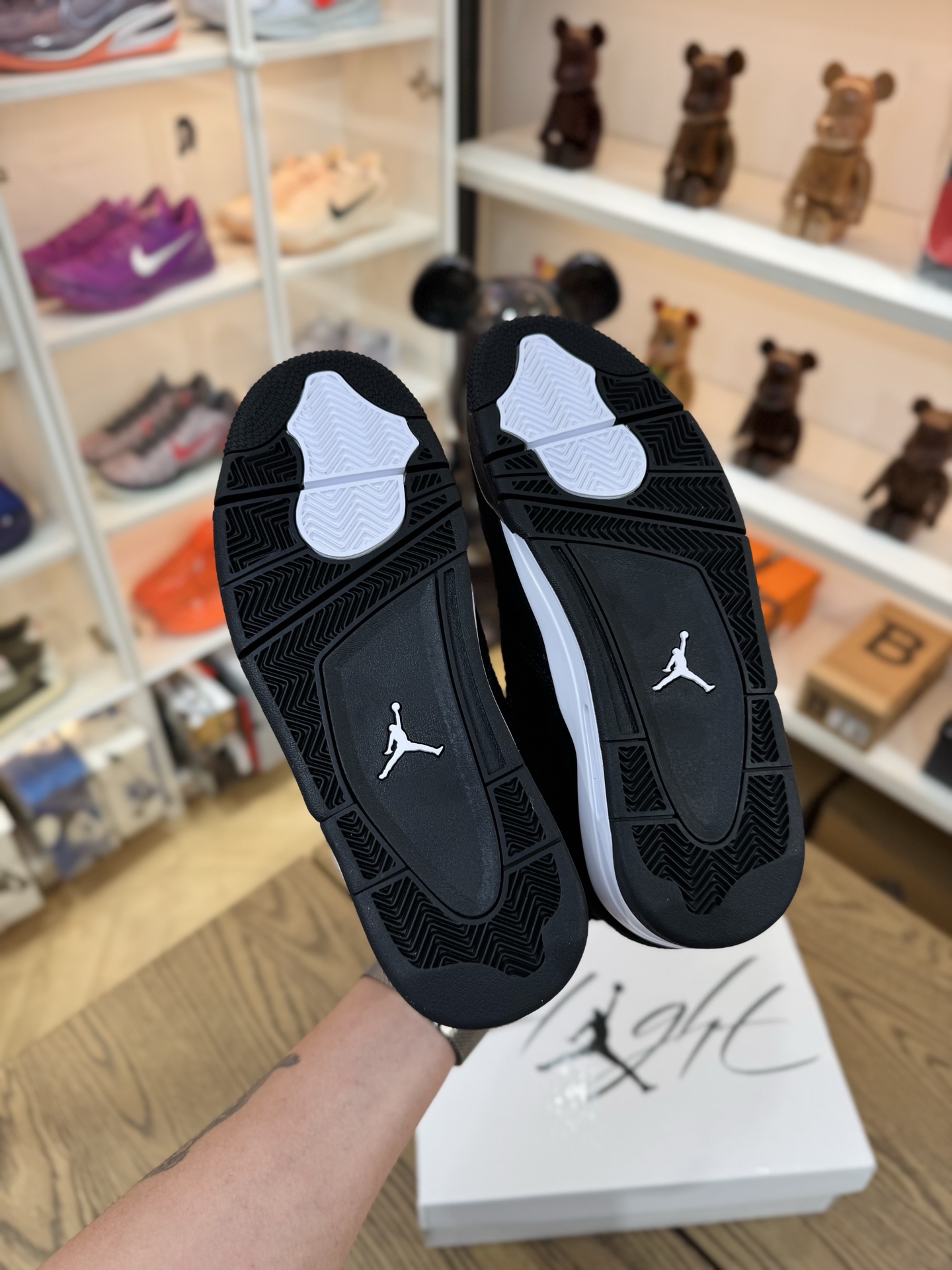 AJ4 黑白 White Thunder FQ8138-001