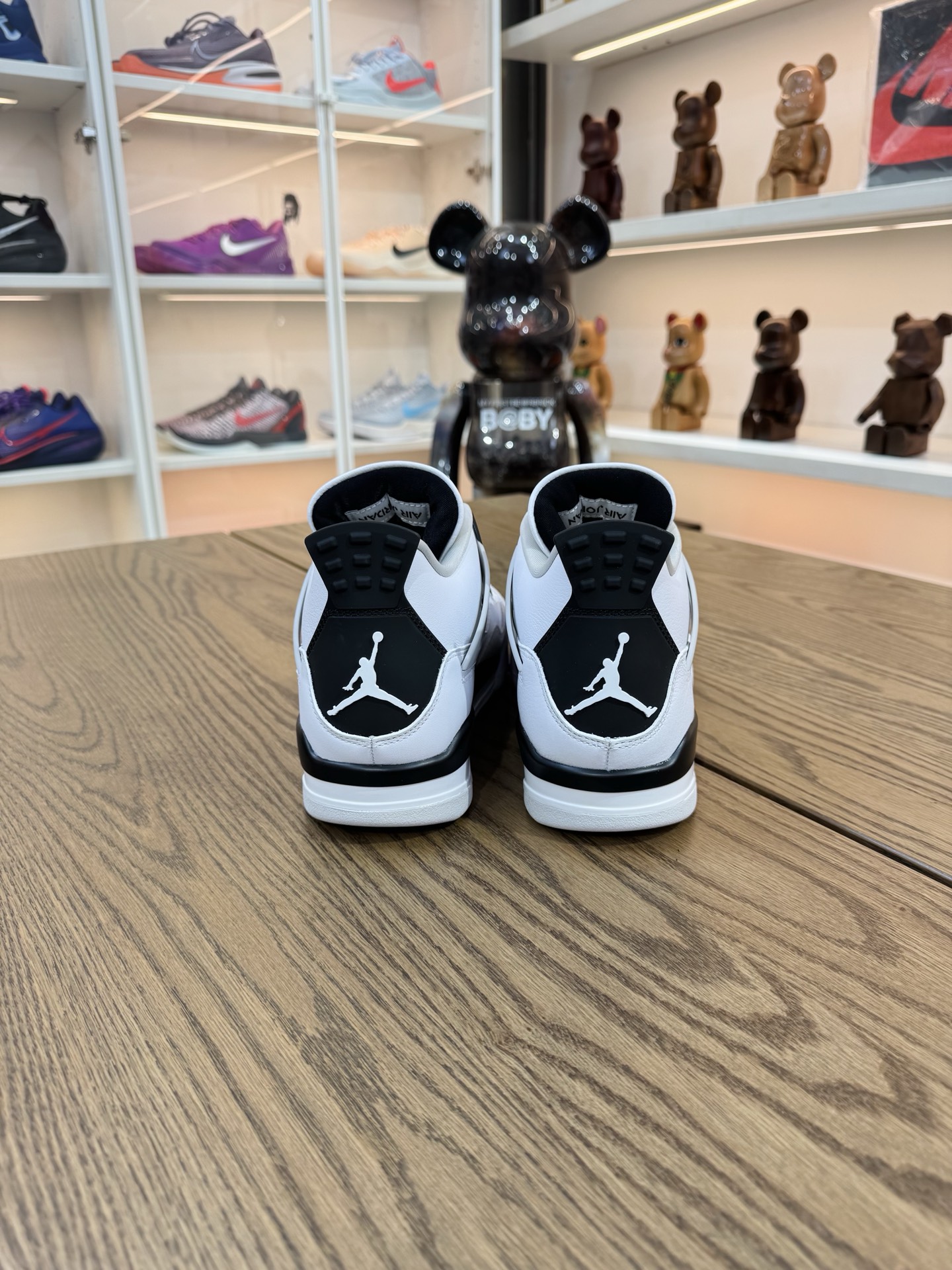 AJ4 小白水泥 Military Black DH6927-111