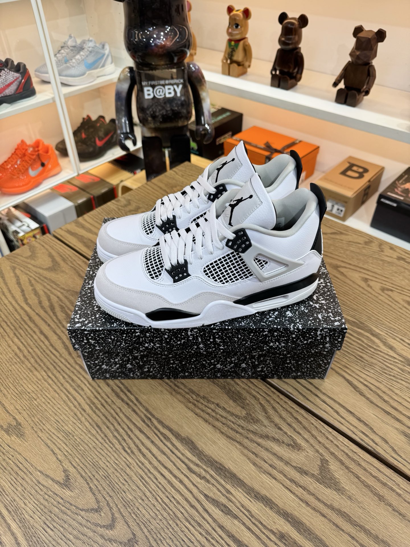 AJ4 小白水泥 Military Black DH6927-111
