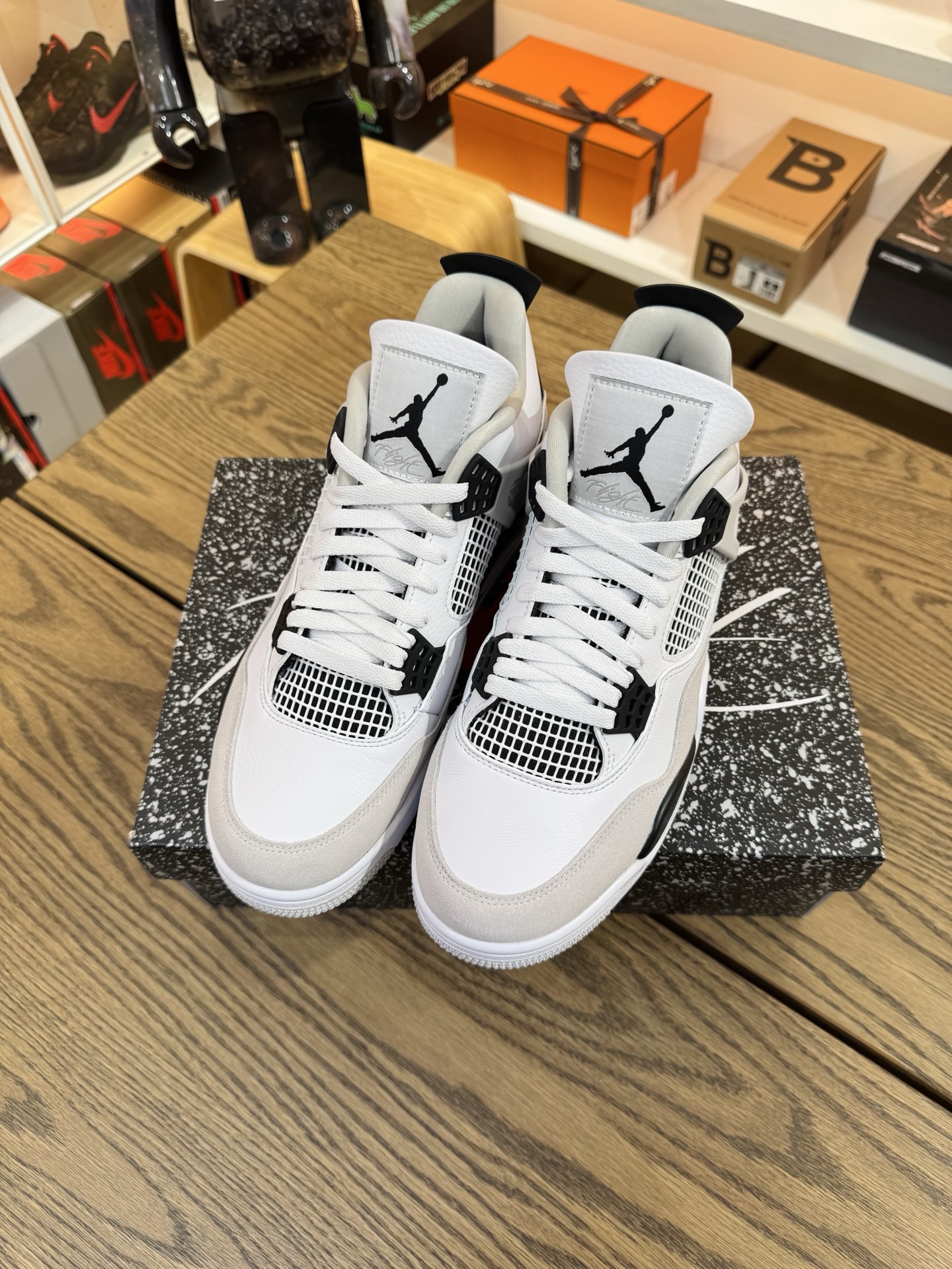 AJ4 小白水泥 Military Black DH6927-111