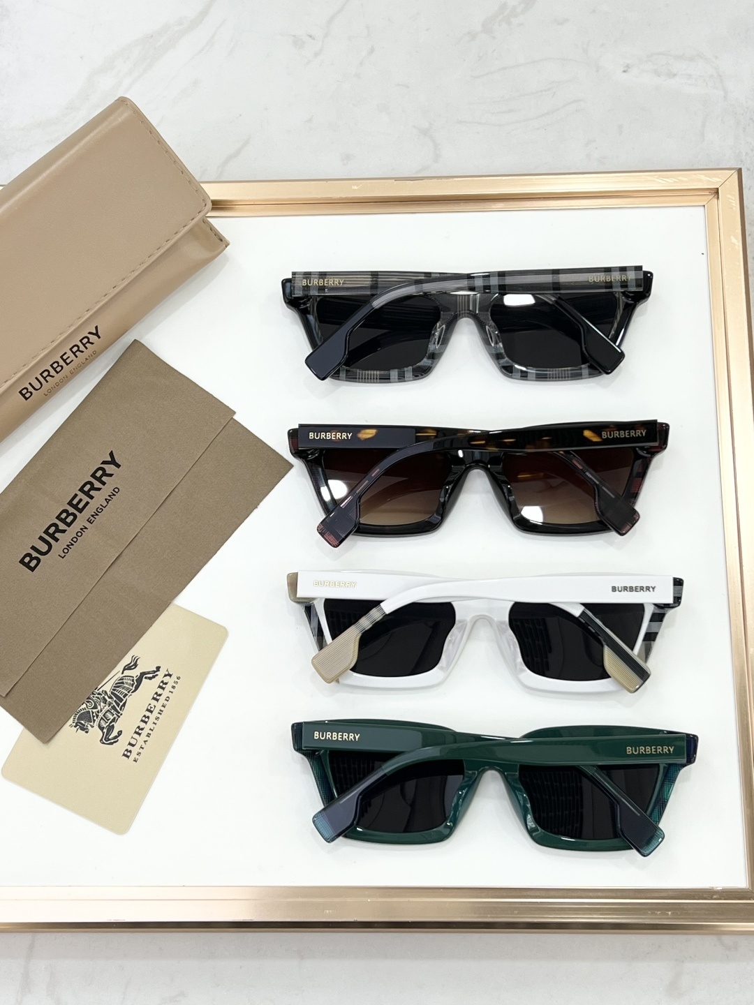Burberry 巴寶莉 夏季新款墨鏡 【Glasses Style-1】