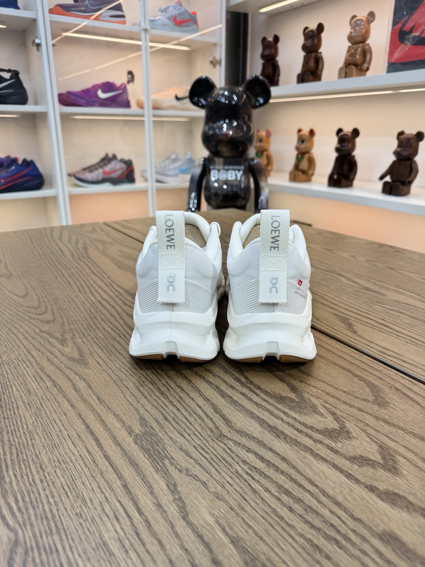 On昂跑 x LOEWE 羅意威 聯名款 Cloudtilt 2.0 白色