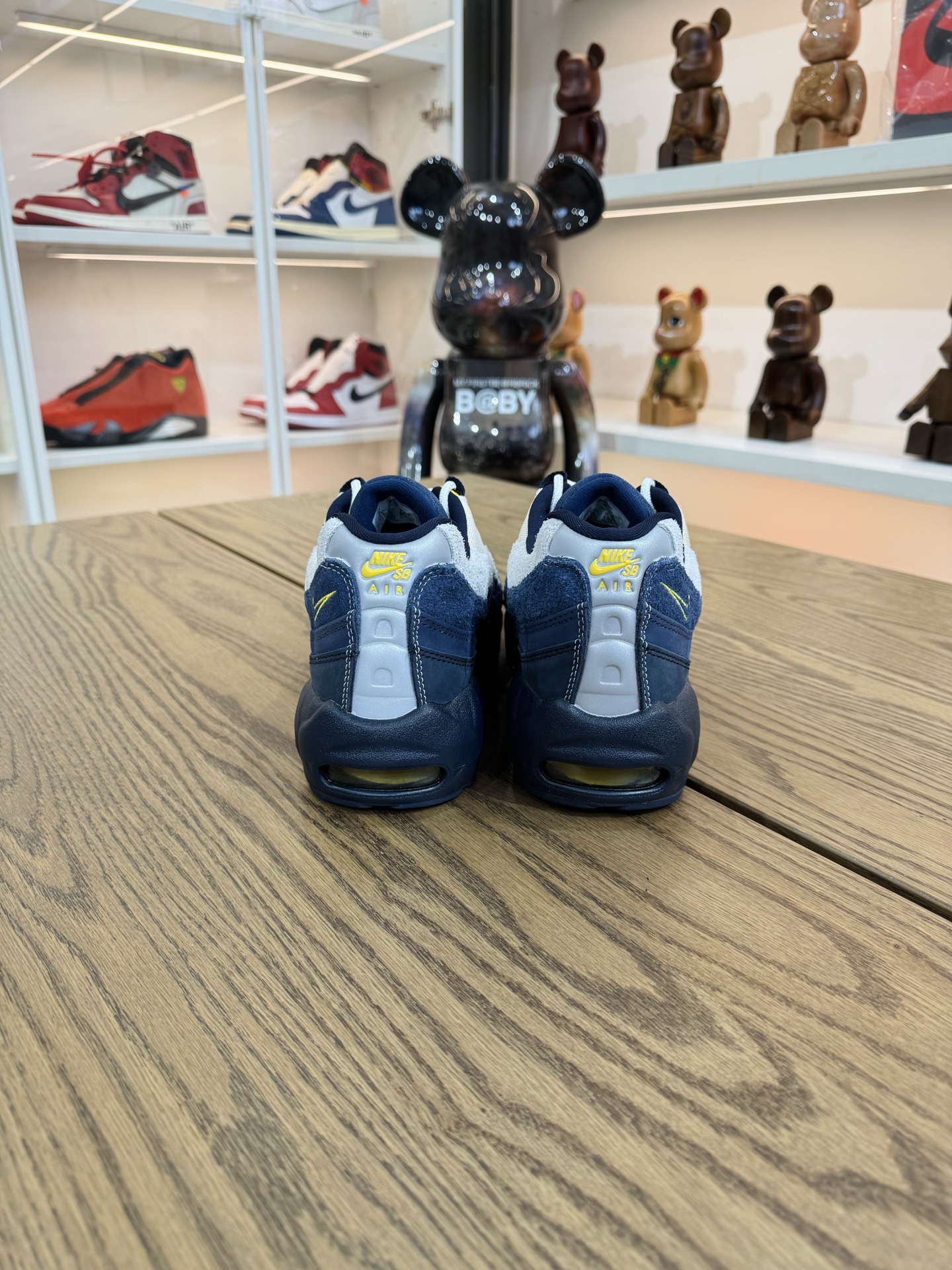 Airmax95 x Eric Koston Obsidian and Speed Yellow HQ8492-400