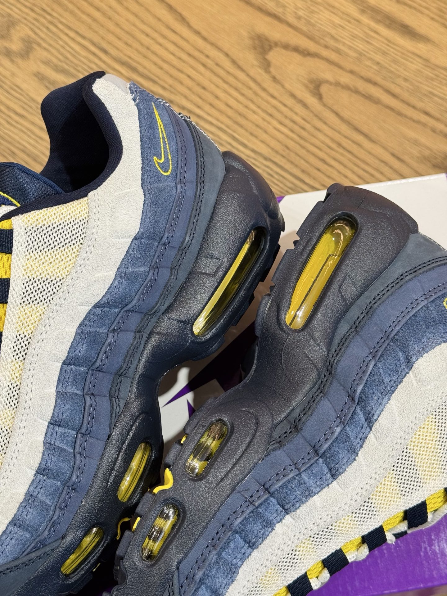 Airmax95 x Eric Koston Obsidian and Speed Yellow HQ8492-400