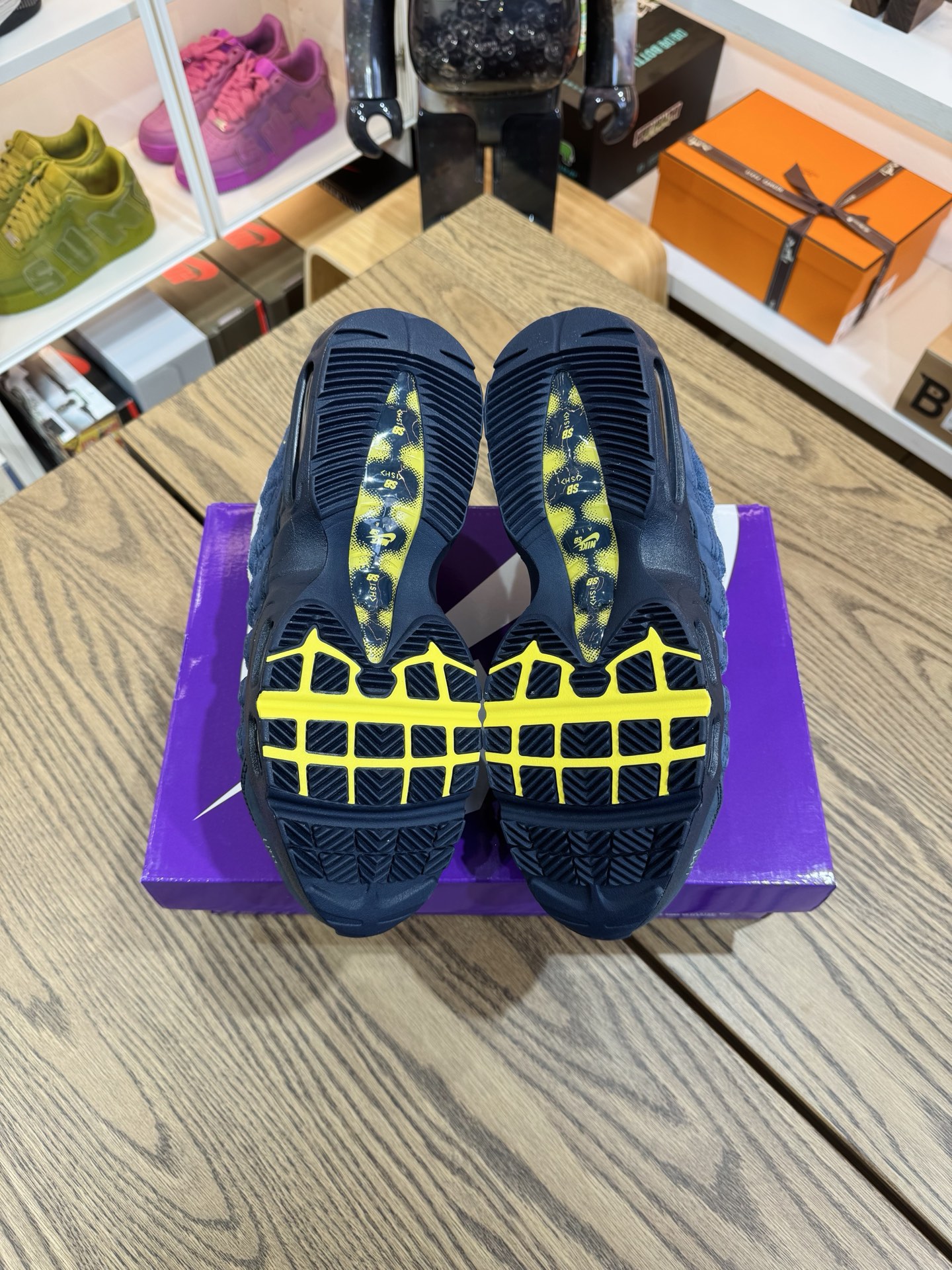 Airmax95 x Eric Koston Obsidian and Speed Yellow HQ8492-400