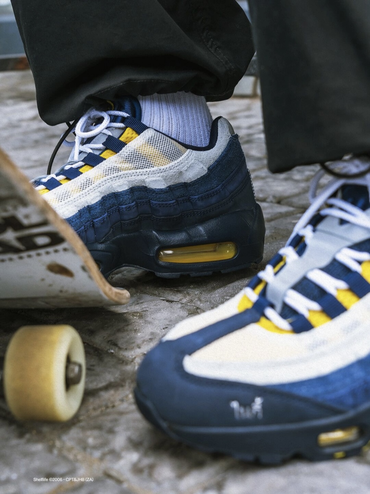 Airmax95 x Eric Koston Obsidian and Speed Yellow HQ8492-400