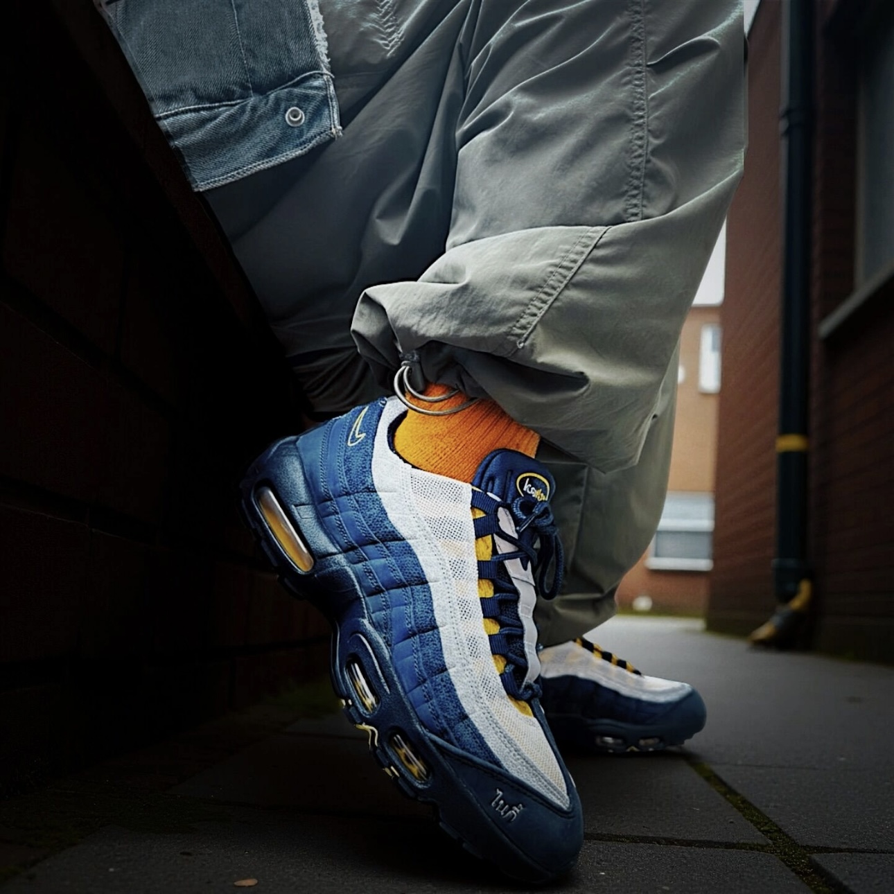 Airmax95 x Eric Koston Obsidian and Speed Yellow HQ8492-400
