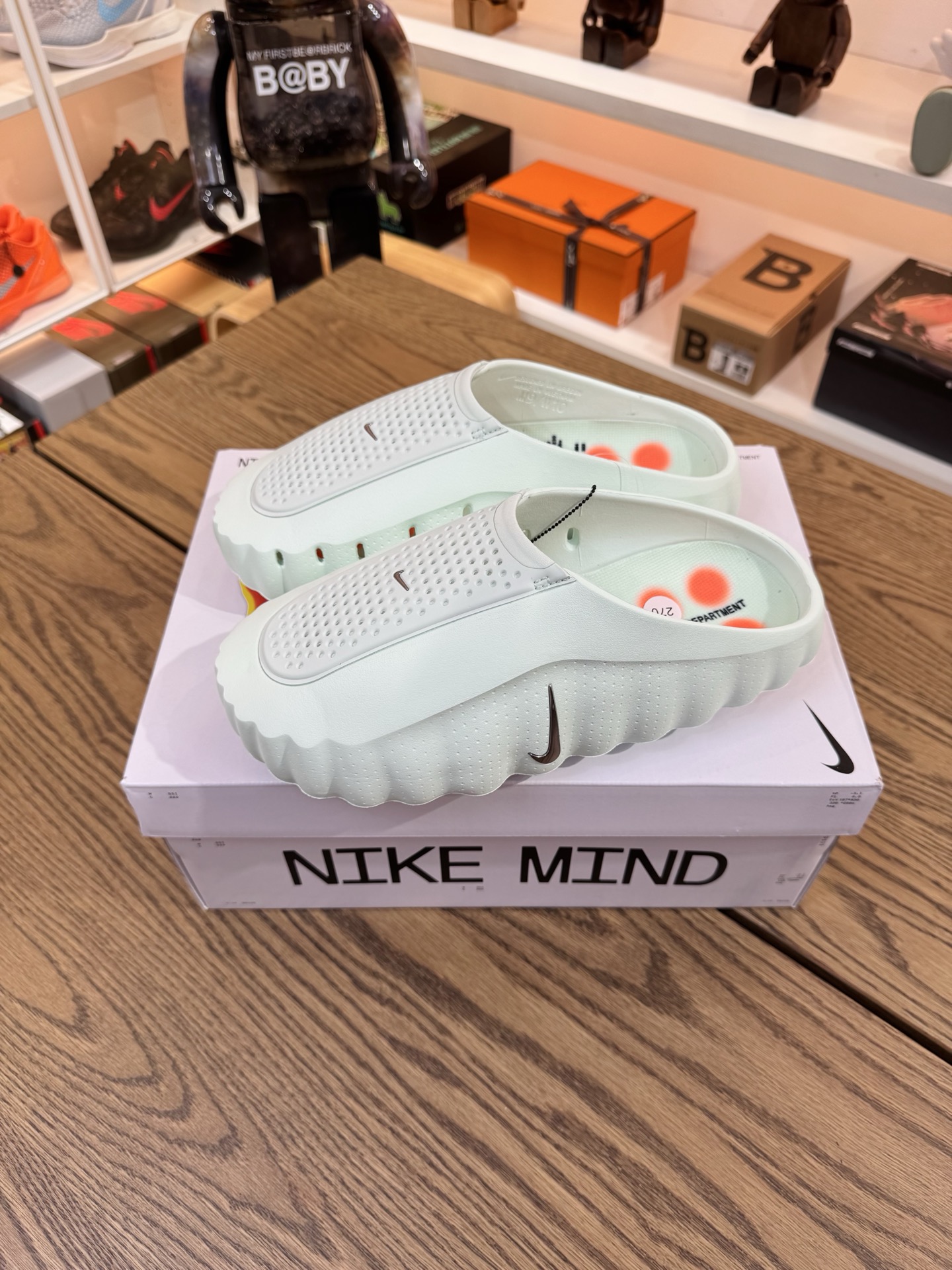 Mind 001 女款 灰綠色 HQ4309-300 款式偏小 建議加大1-2碼