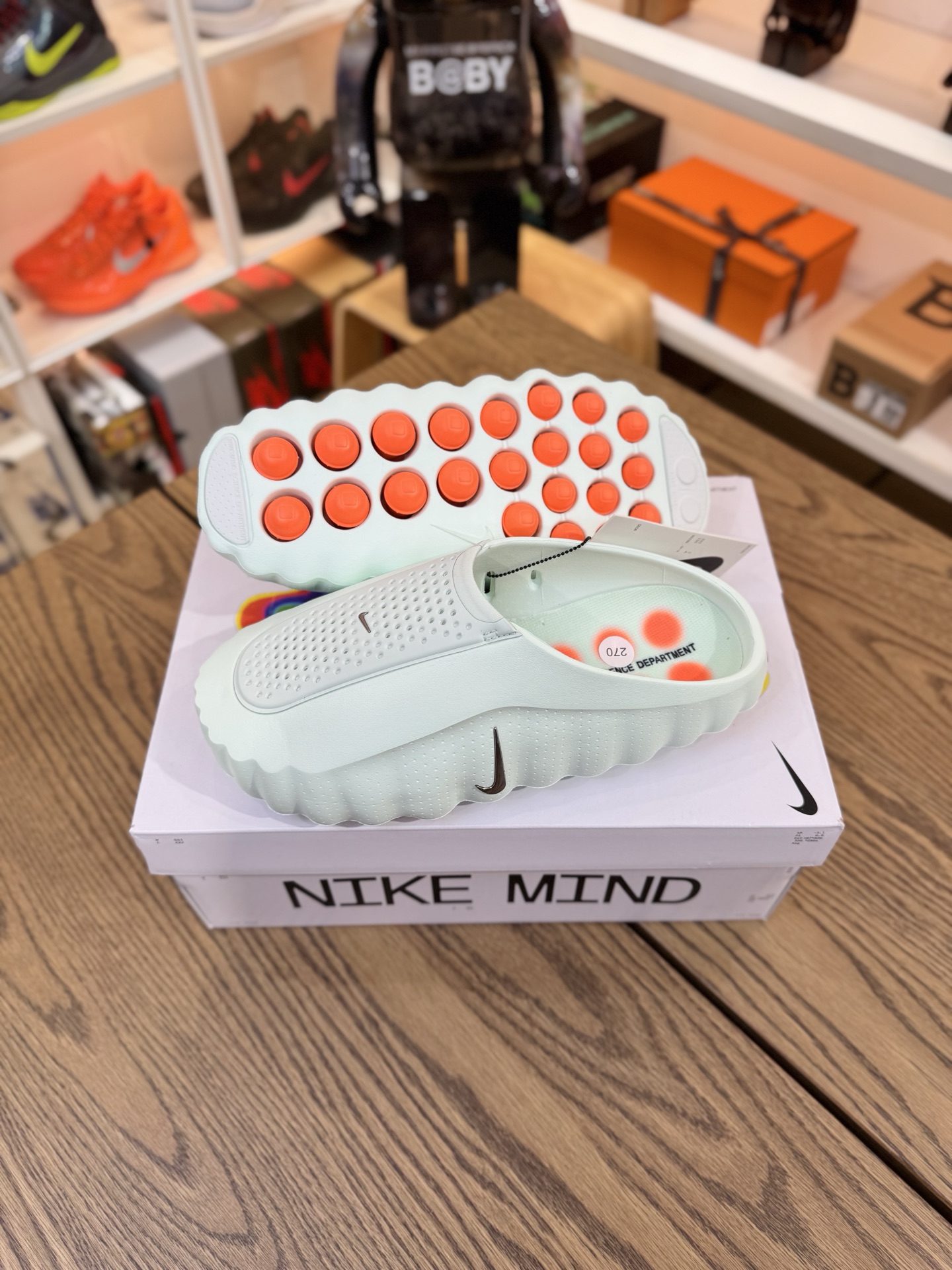 Mind 001 女款 灰綠色 HQ4309-300 款式偏小 建議加大1-2碼
