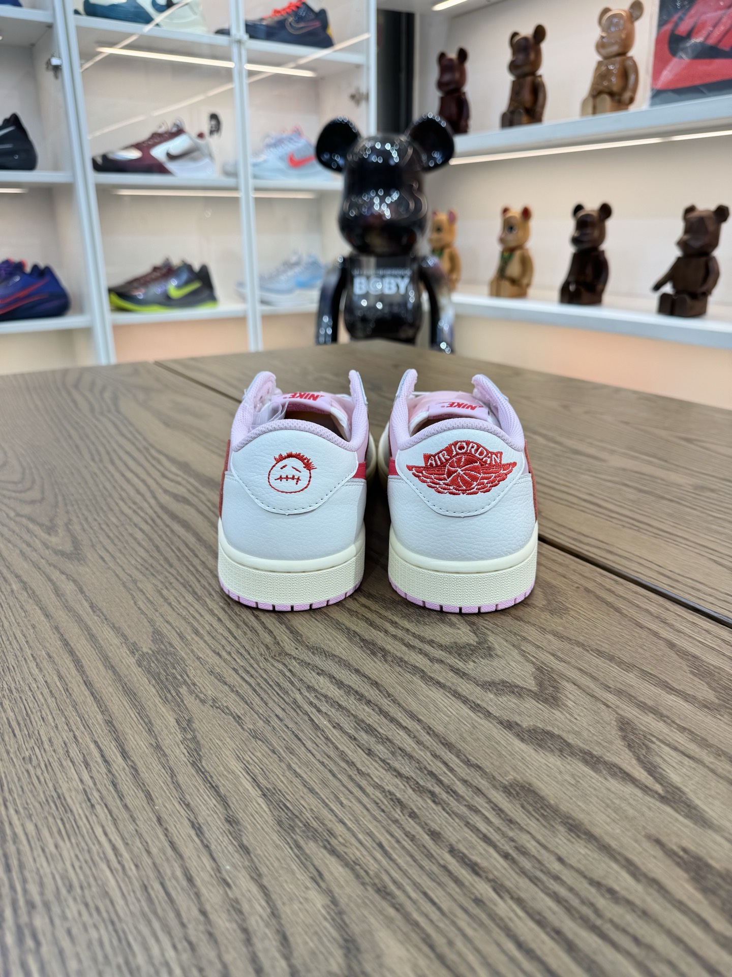 Prime 臻選產品｜ Travis Scott AJ1倒鉤 No.11 粉色紅鉤 男女款 IQ7604-101  尺碼 35.5-48.5「US4-14」