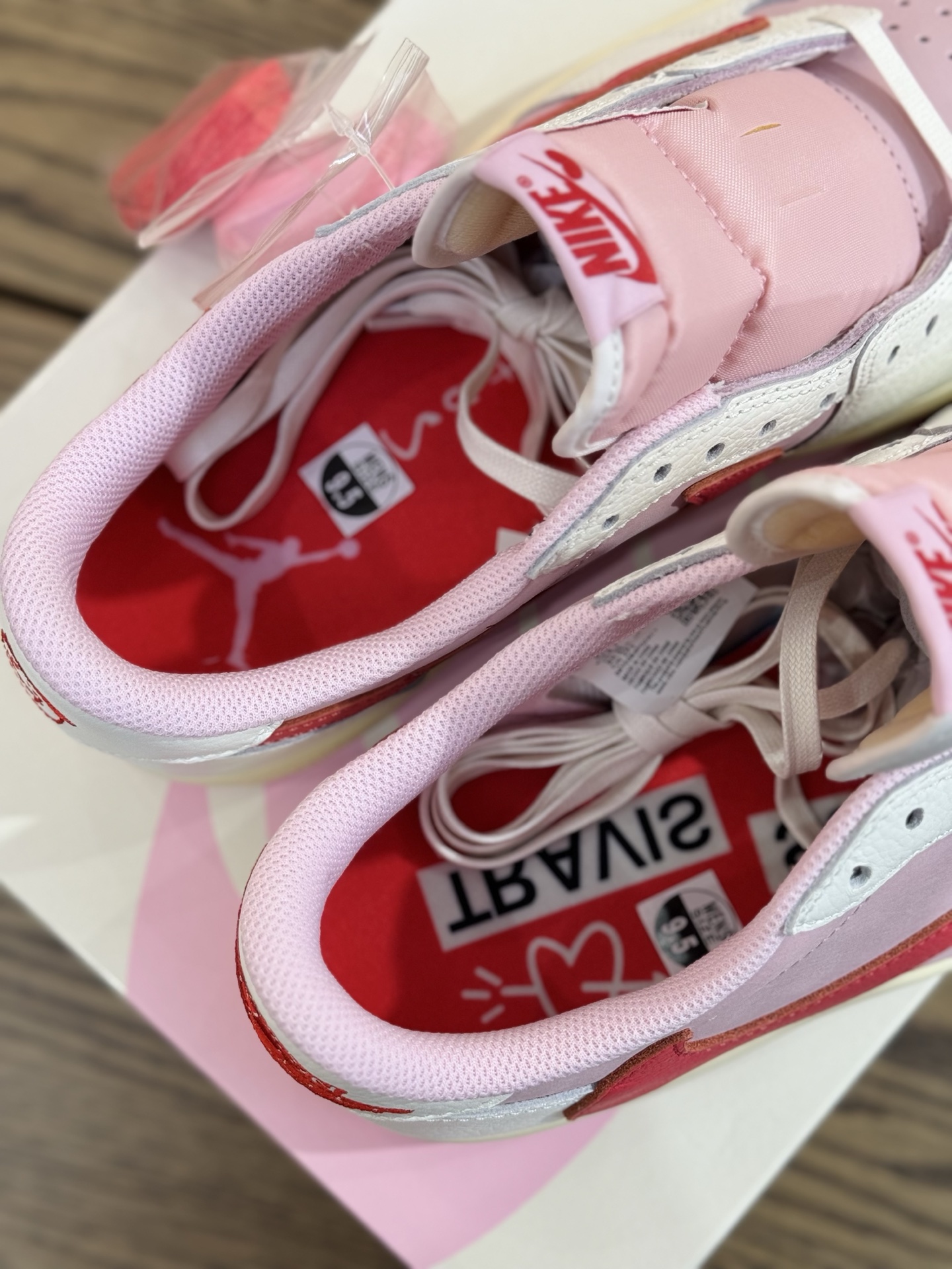 Prime 臻選產品｜ Travis Scott AJ1倒鉤 No.11 粉色紅鉤 男女款 IQ7604-101  尺碼 35.5-48.5「US4-14」
