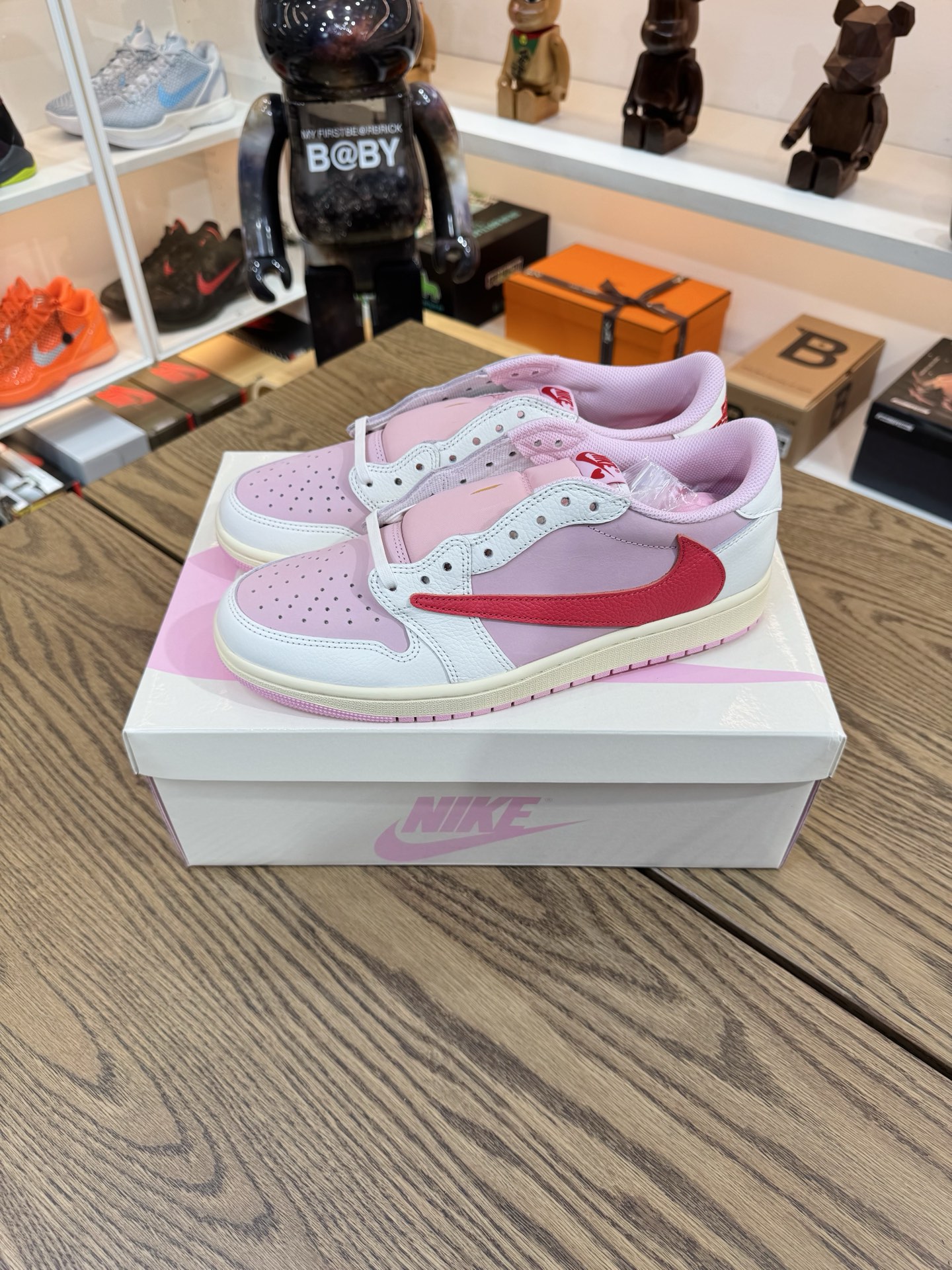 Prime 臻選產品｜ Travis Scott AJ1倒鉤 No.11 粉色紅鉤 男女款 IQ7604-101  尺碼 35.5-48.5「US4-14」