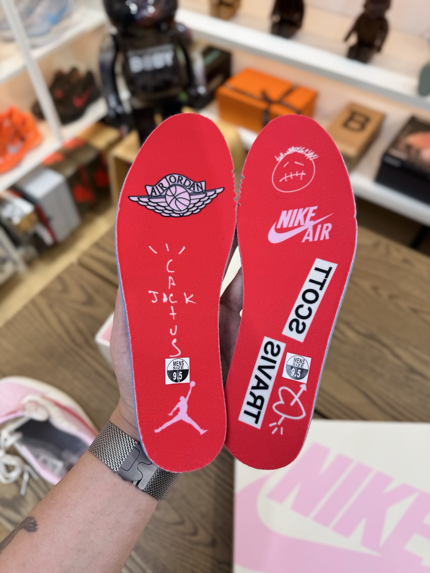 Prime 臻選產品｜ Travis Scott AJ1倒鉤 No.11 粉色紅鉤 男女款 IQ7604-101  尺碼 35.5-48.5「US4-14」
