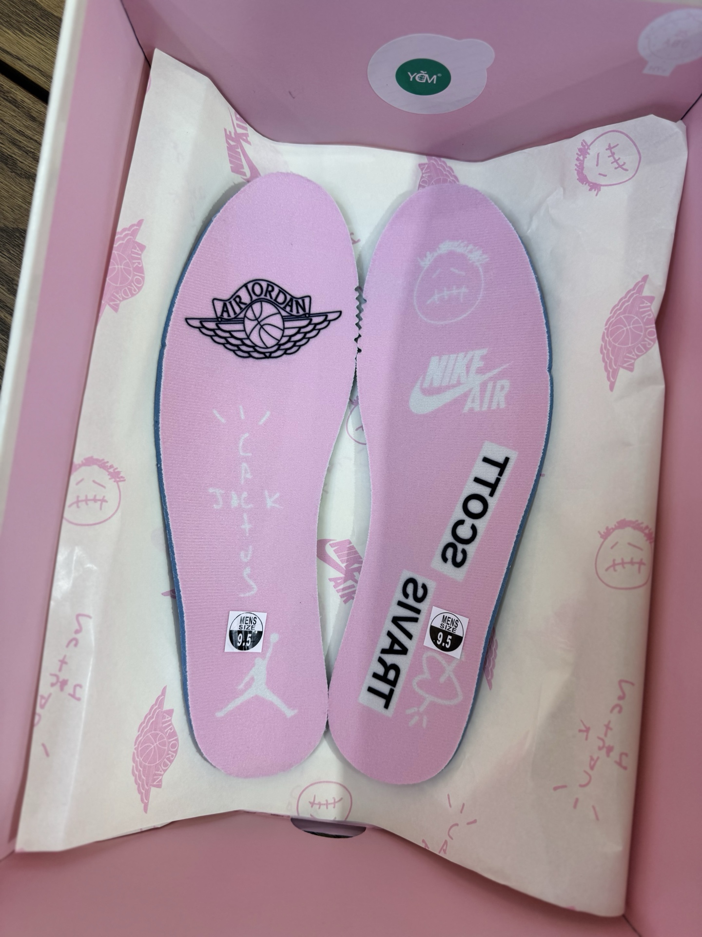 Prime 臻選產品｜Travis Scott AJ1倒鉤 No.12 米色粉鉤 男女款 IQ7604-100