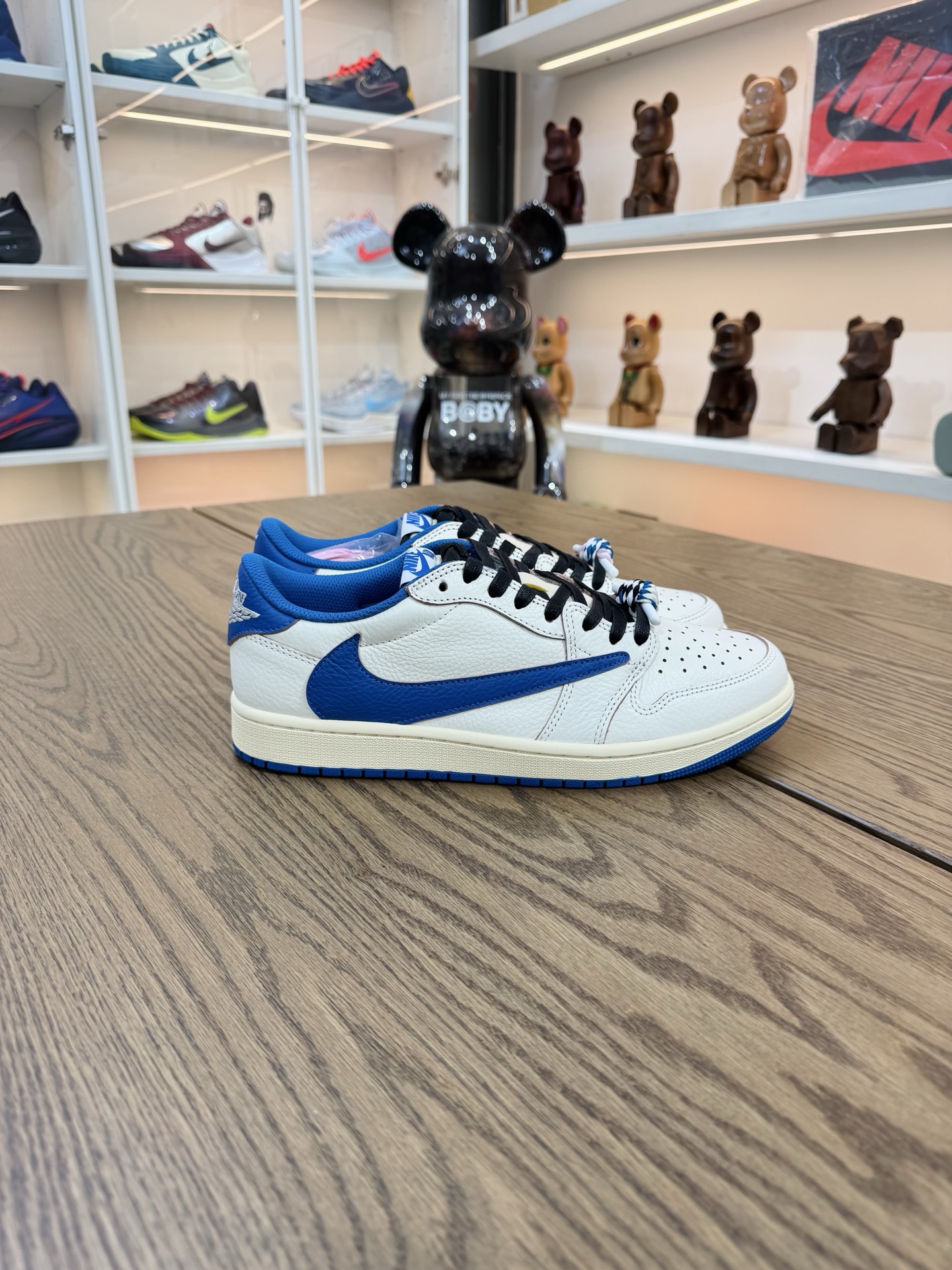 Prime 臻選產品｜Travis Scott AJ1倒鉤 No.10 閃電2.0 男女款 DM7866-104