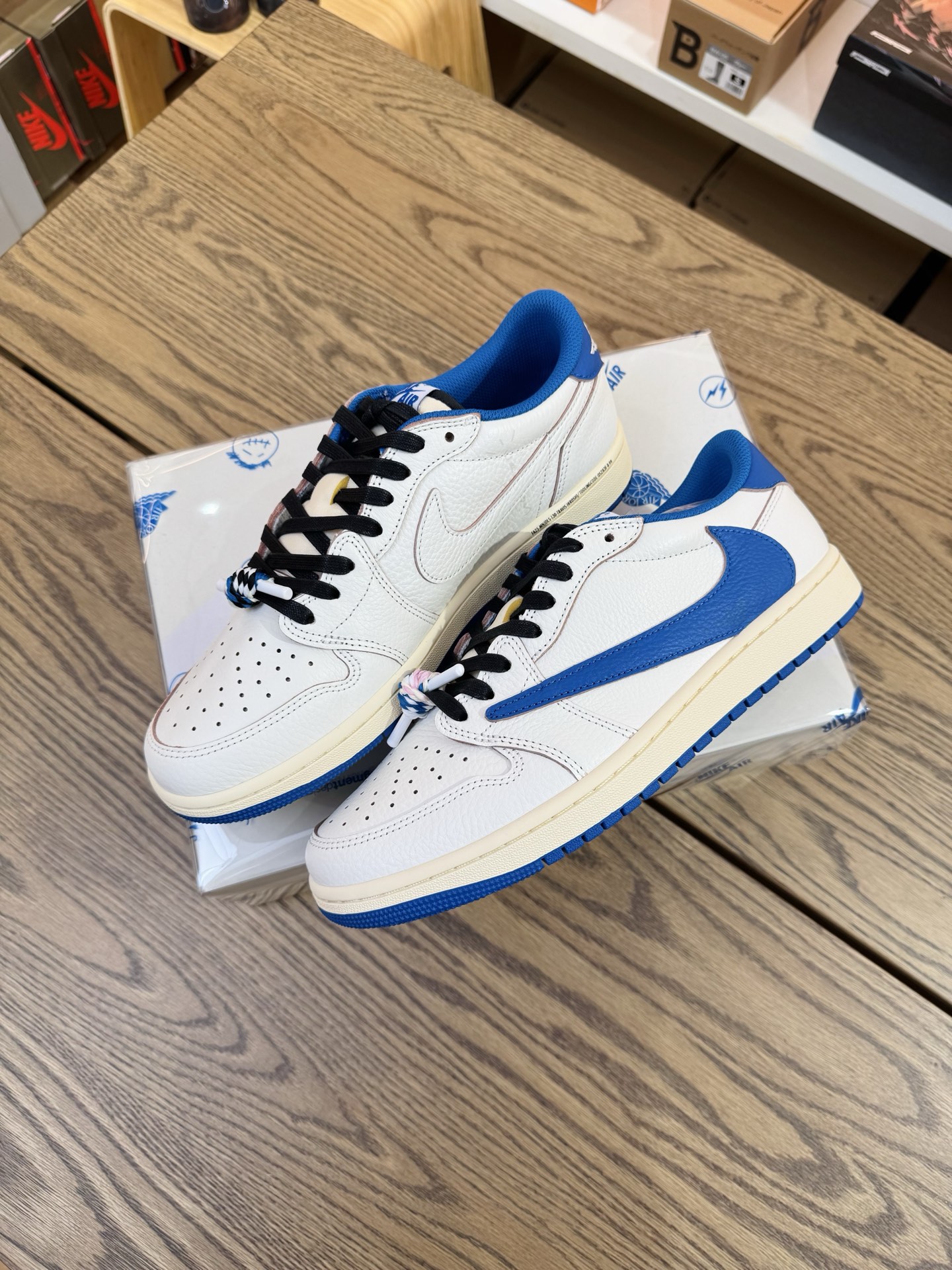 Prime 臻選產品｜Travis Scott AJ1倒鉤 No.10 閃電2.0 男女款 DM7866-104