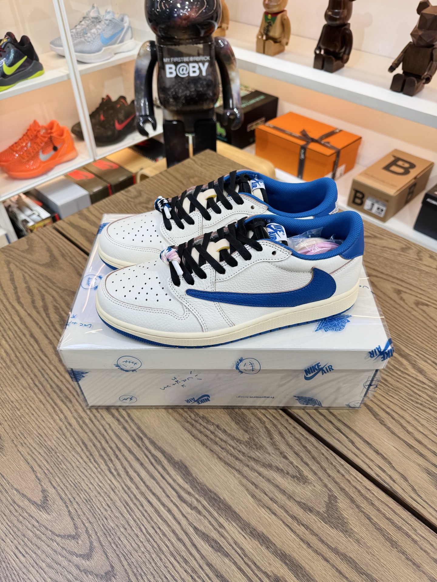 Prime 臻選產品｜Travis Scott AJ1倒鉤 No.10 閃電2.0 男女款 DM7866-104
